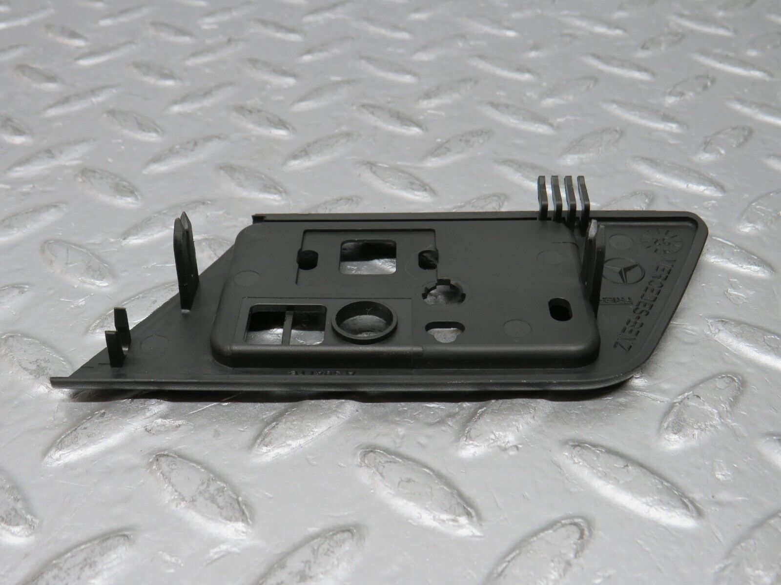 37765 Mercedes-Benz A124 320E Cabriolet Front Right Seat Electric Adjustment Trim