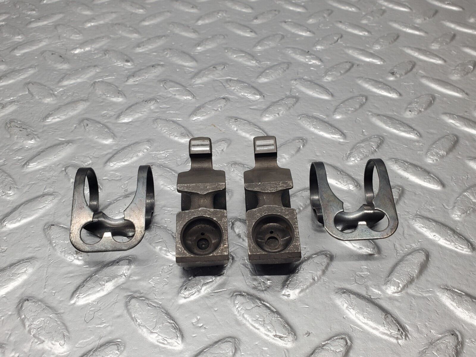 46607 Mercedes-Benz C123 280CE Coupe Valve Rocker Arm With Spring And Tappet