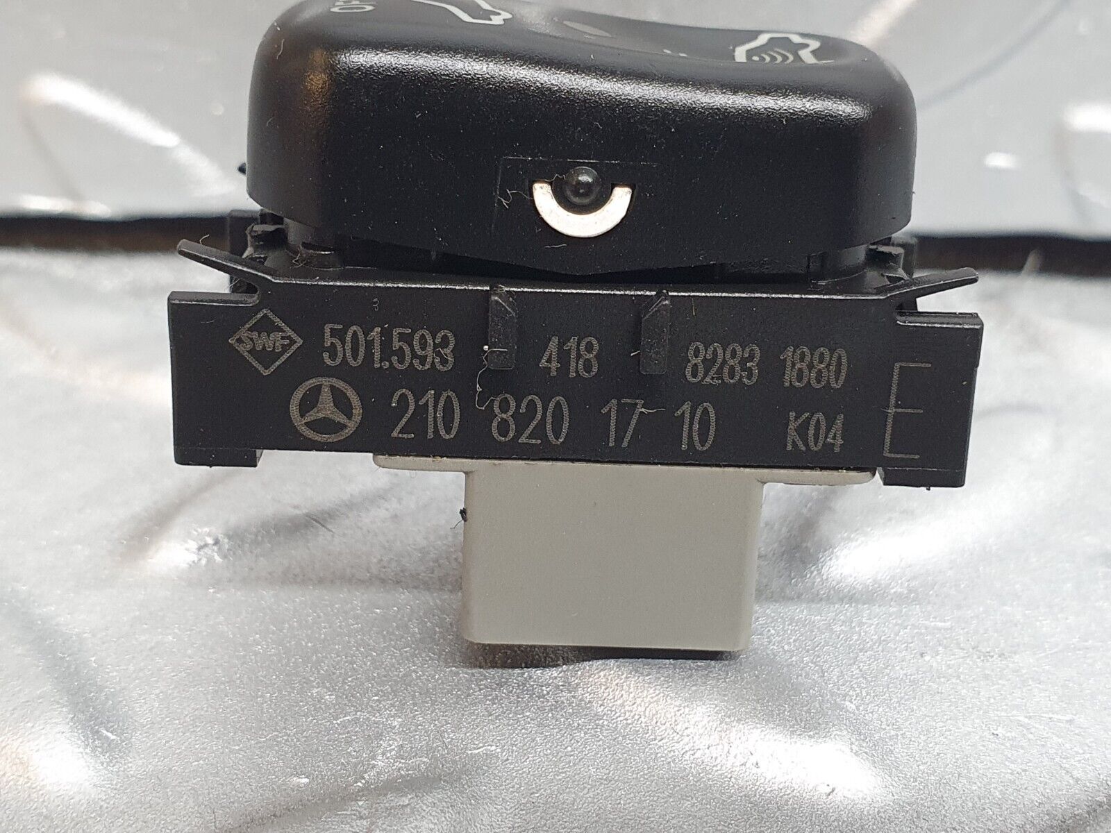 42049 Mercedes-Benz W202 C200 Towing Alarm Switch 2108201710