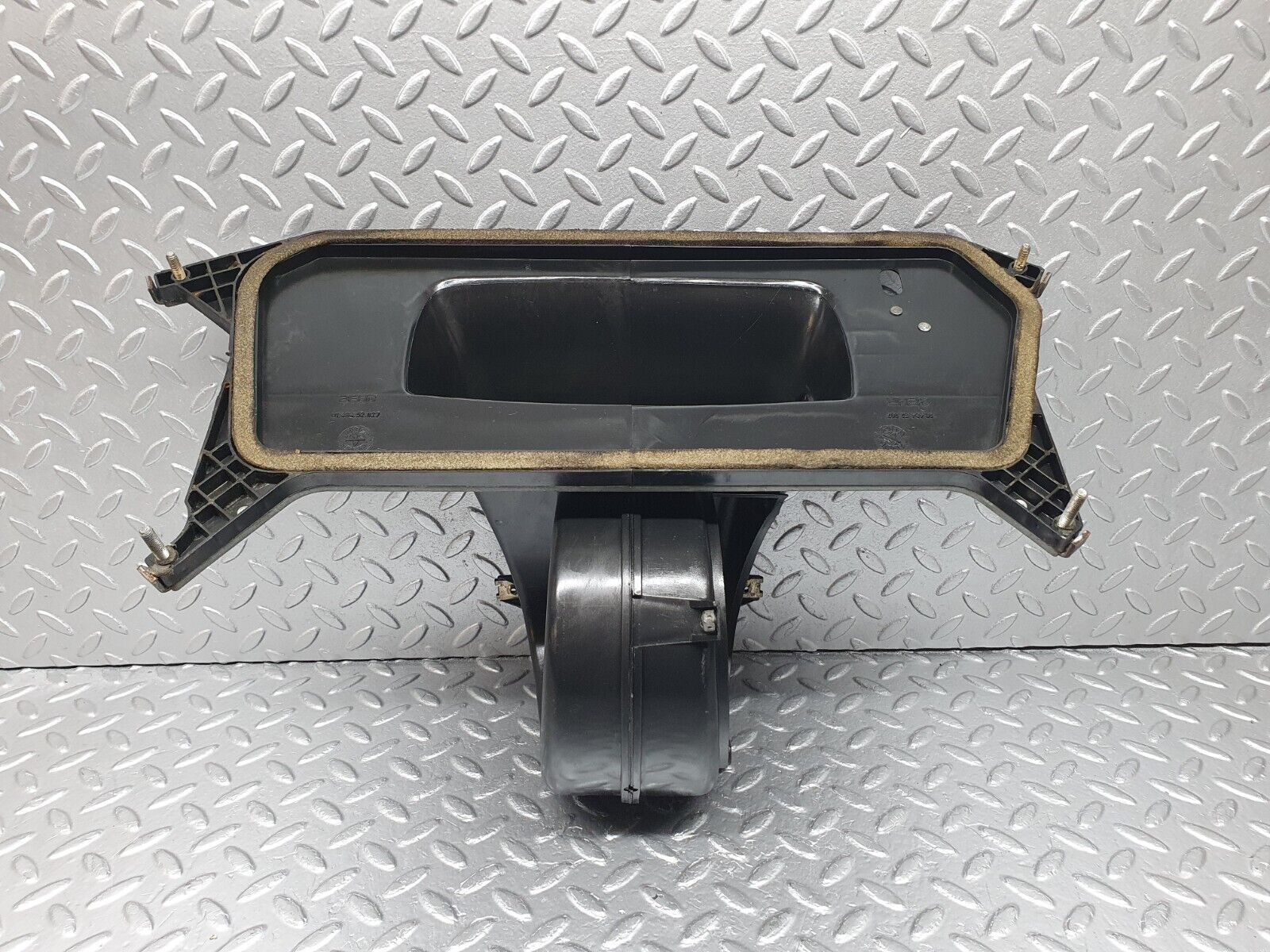 42657 Mercedes-Benz W201 190 2.0L Heater Blower Housing