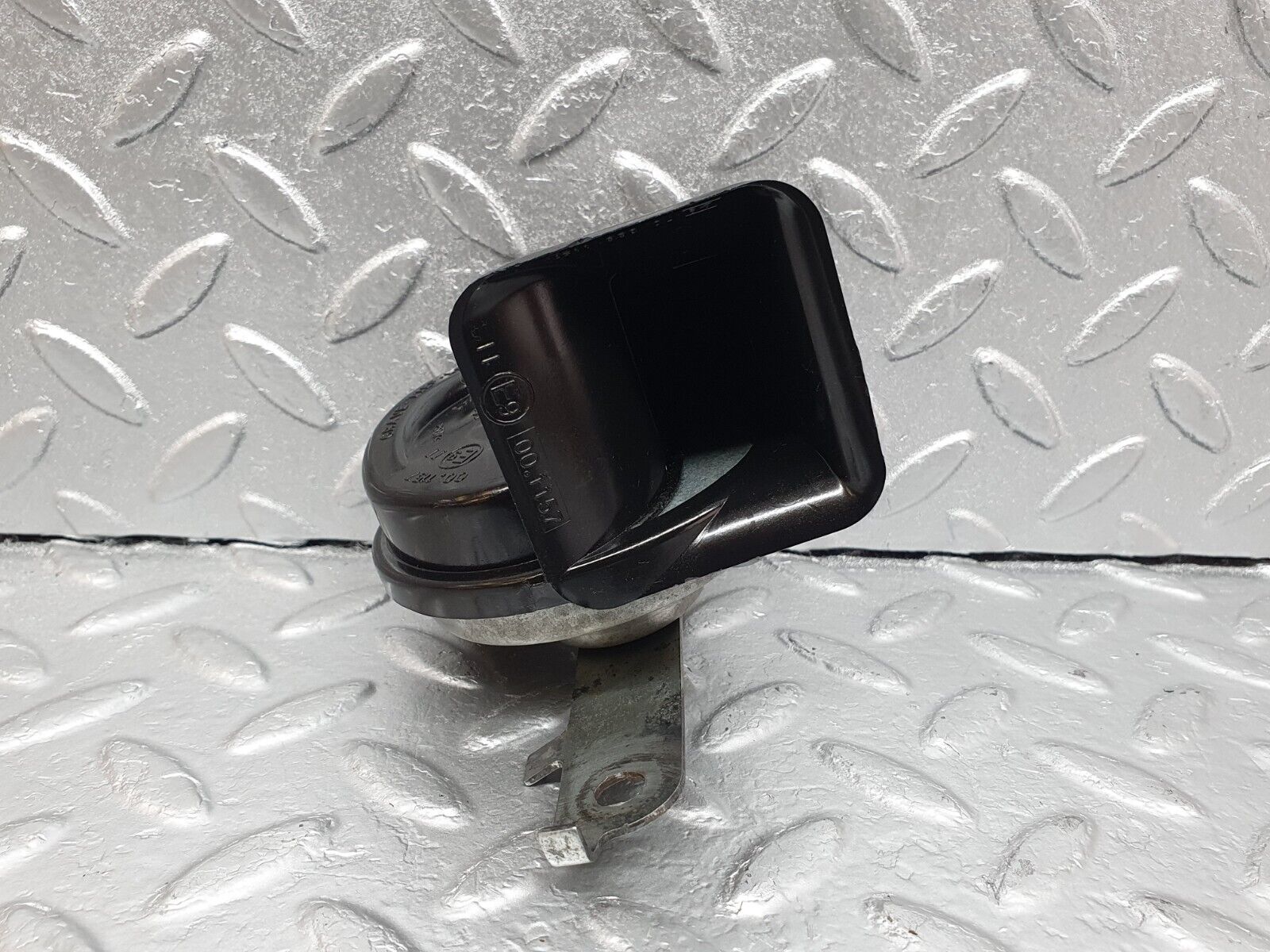 42173 Mercedes-Benz R129 320SL Coupe Horn 703881157