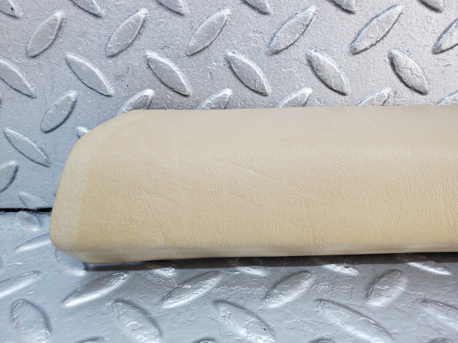 45564 Mercedes-Benz W126 420SE A Pillar Cover Trim Left Side Beige