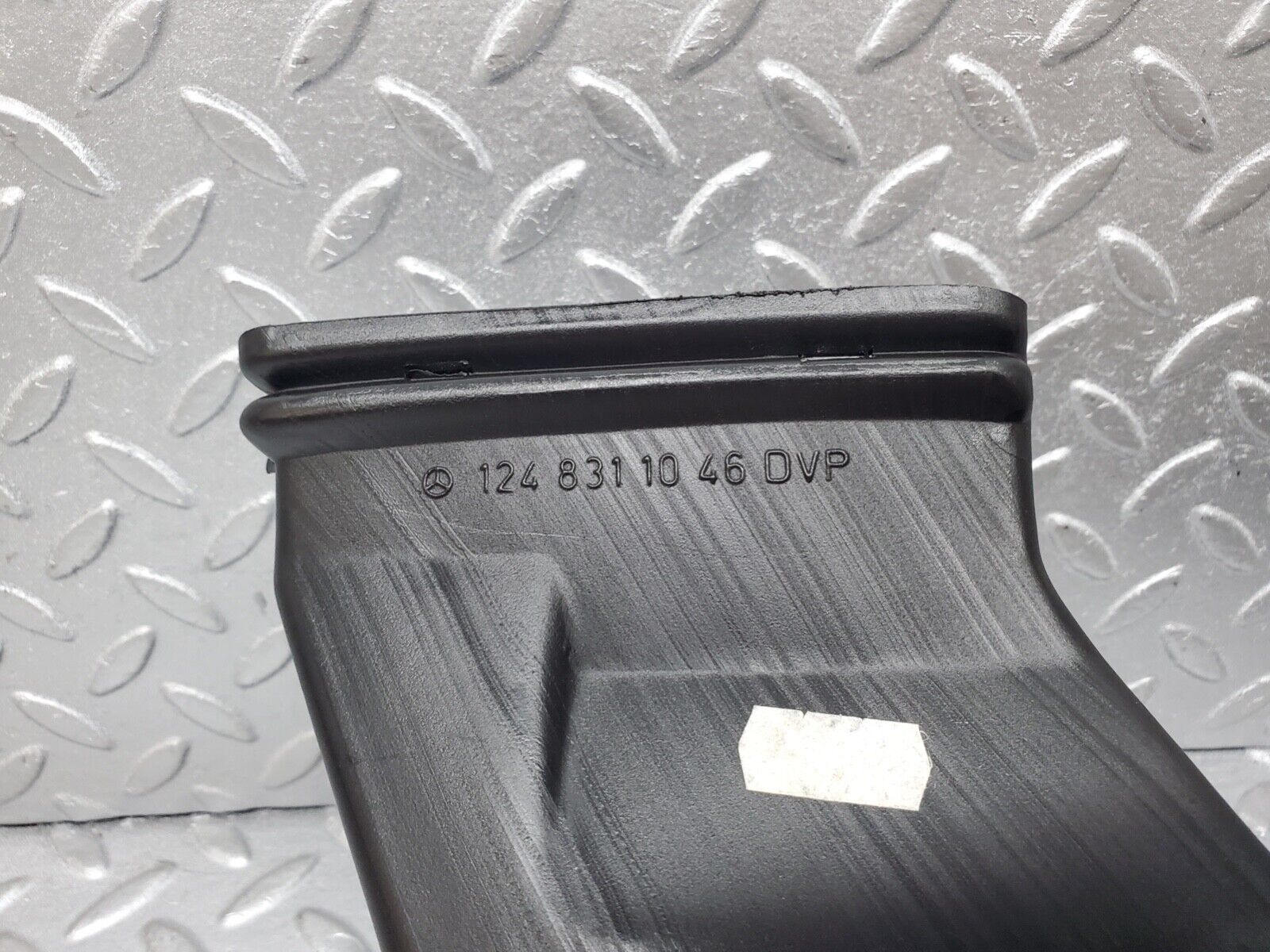 44585 Mercedes-Benz W124 220E Heater Pipe Air Pipe Right Side 1248320088