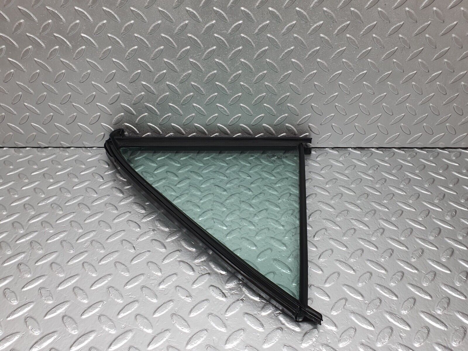 41997 Mercedes-Benz W202 C200 Rear Left Quarter Window Glass 2027350127