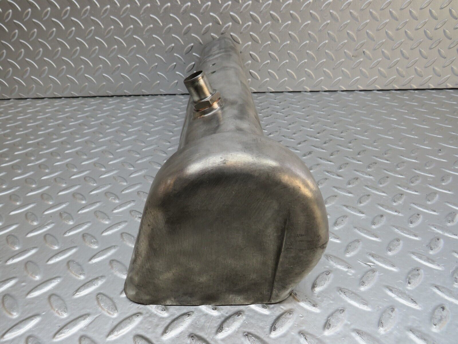 32844 Mercedes-Benz C107 R107 350 V8 Cylinder Head Valve Cover Left 1160161805