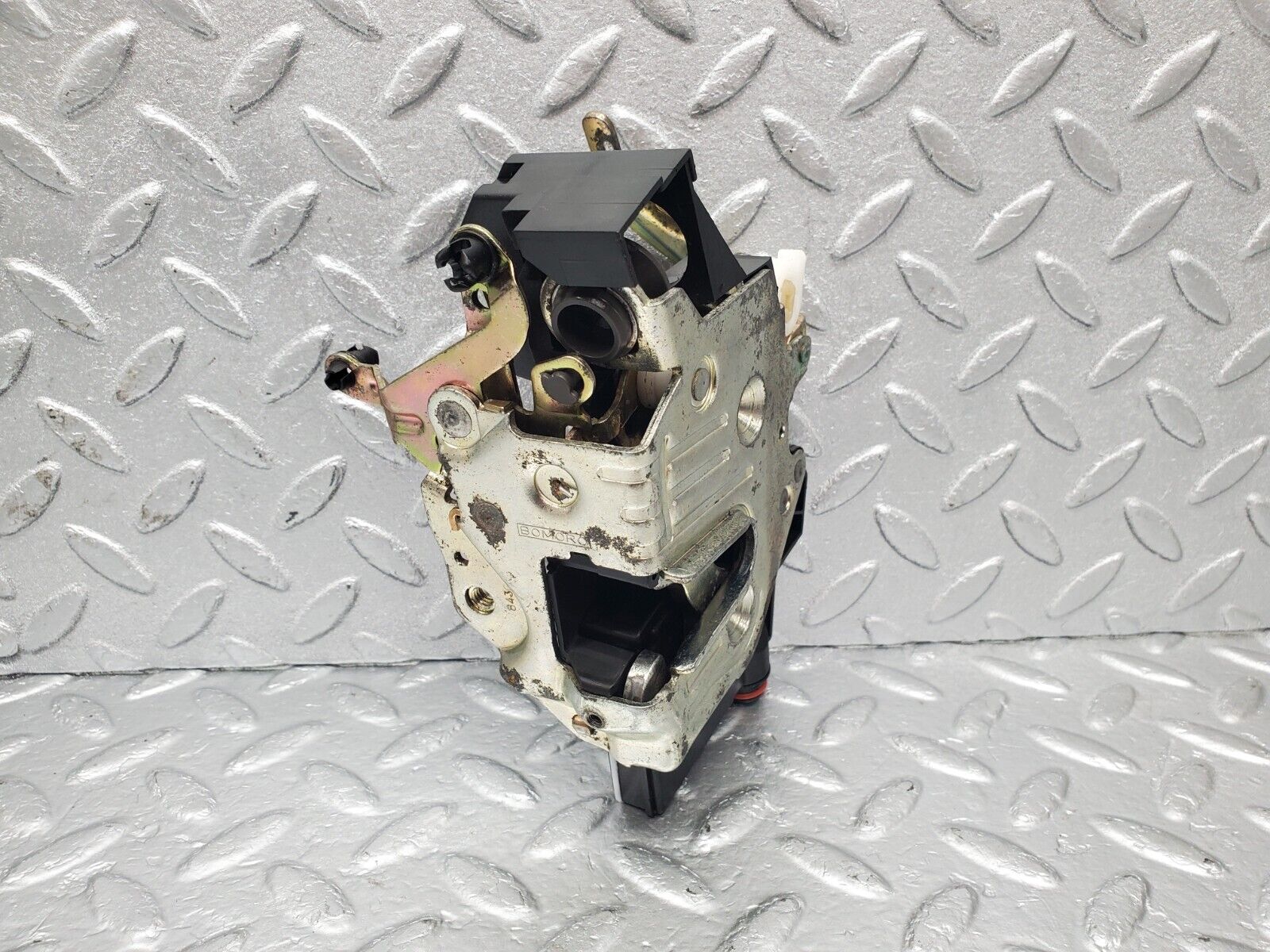 46749 Mercedes-Benz R129 320SL Coupe Right Door Lock Mechanism