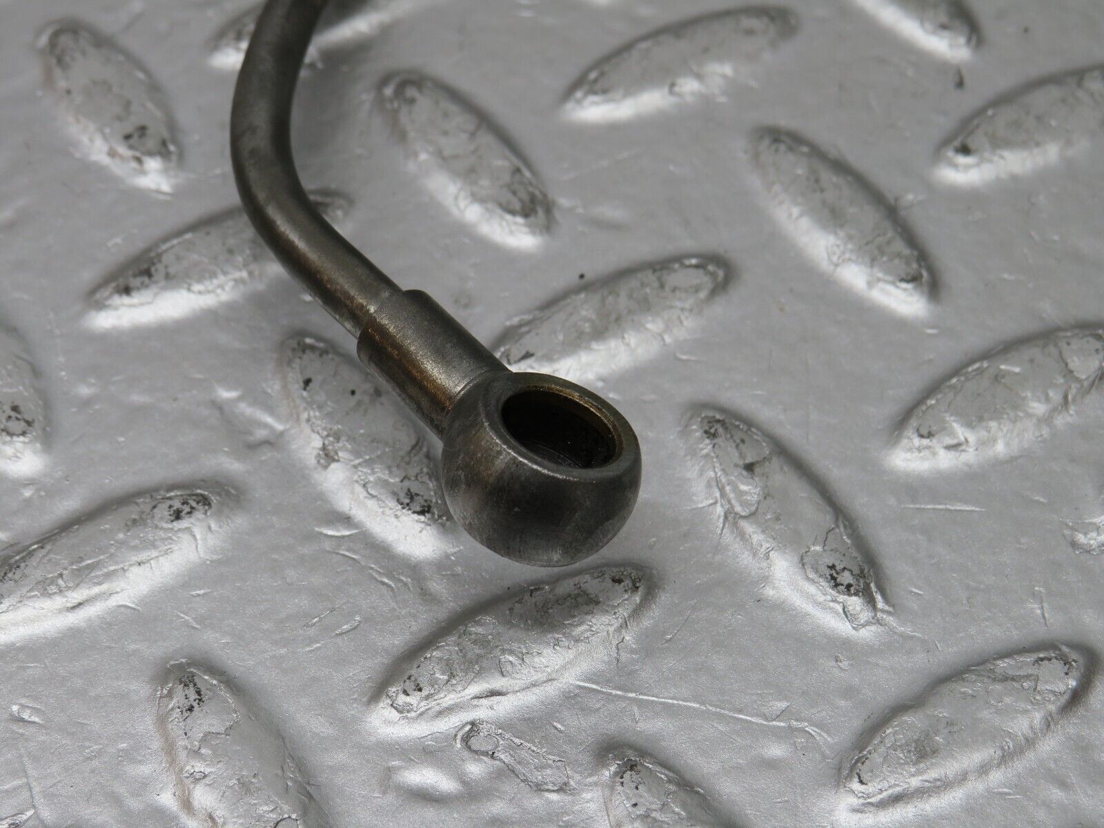 32837 Mercedes-Benz C107 R107 350 V8 Oil Pipe Hose