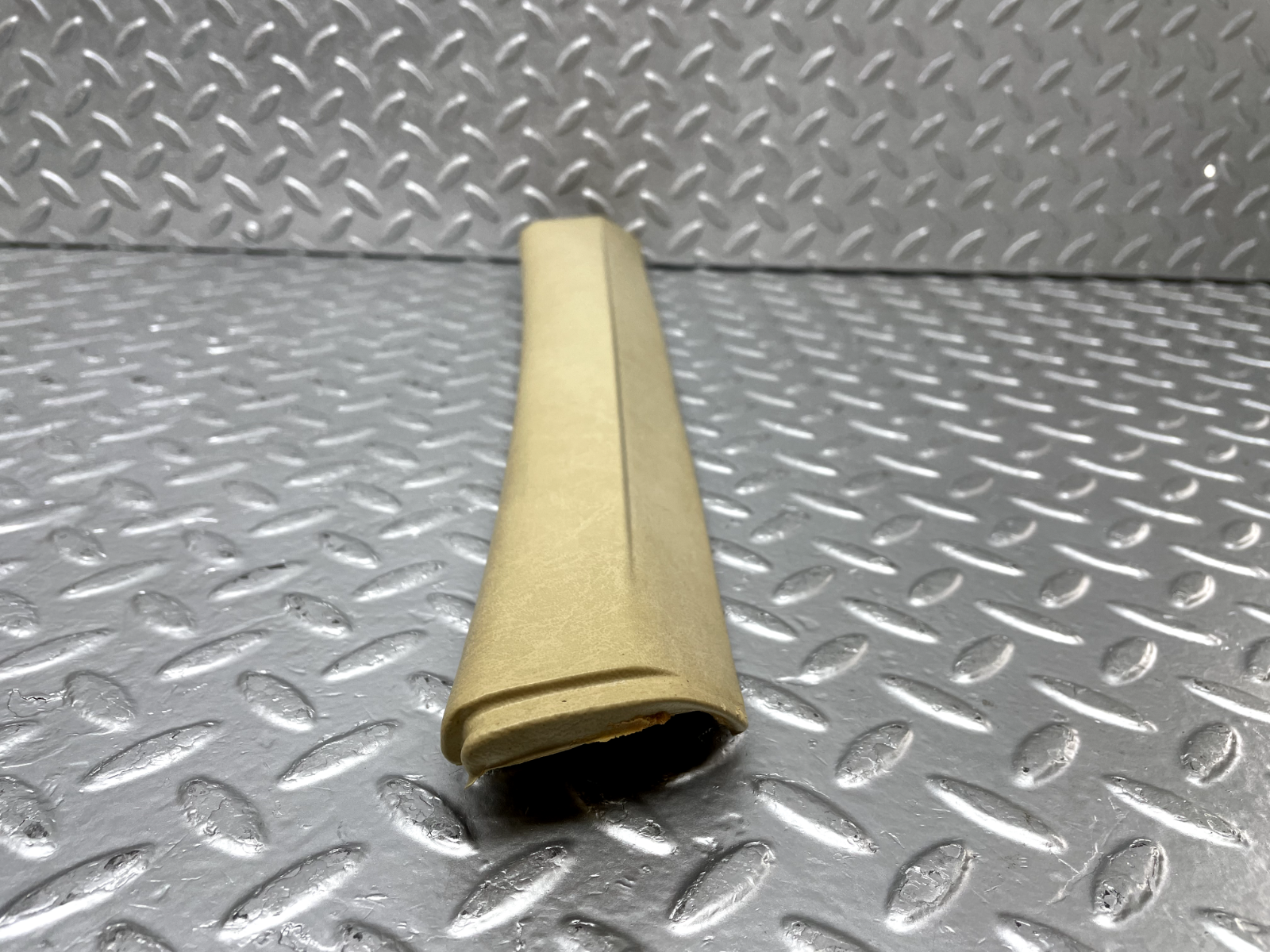 44255 Mercedes-Benz W123 280E A Pillar Cover Panel Right Side Beige