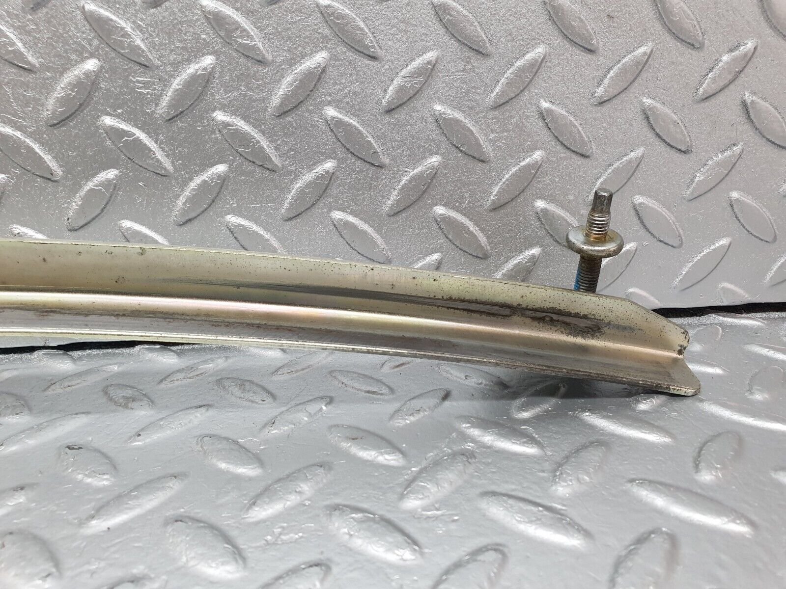 42434 Mercedes-Benz R129 320SL Coupe Right Door Front Window Channel