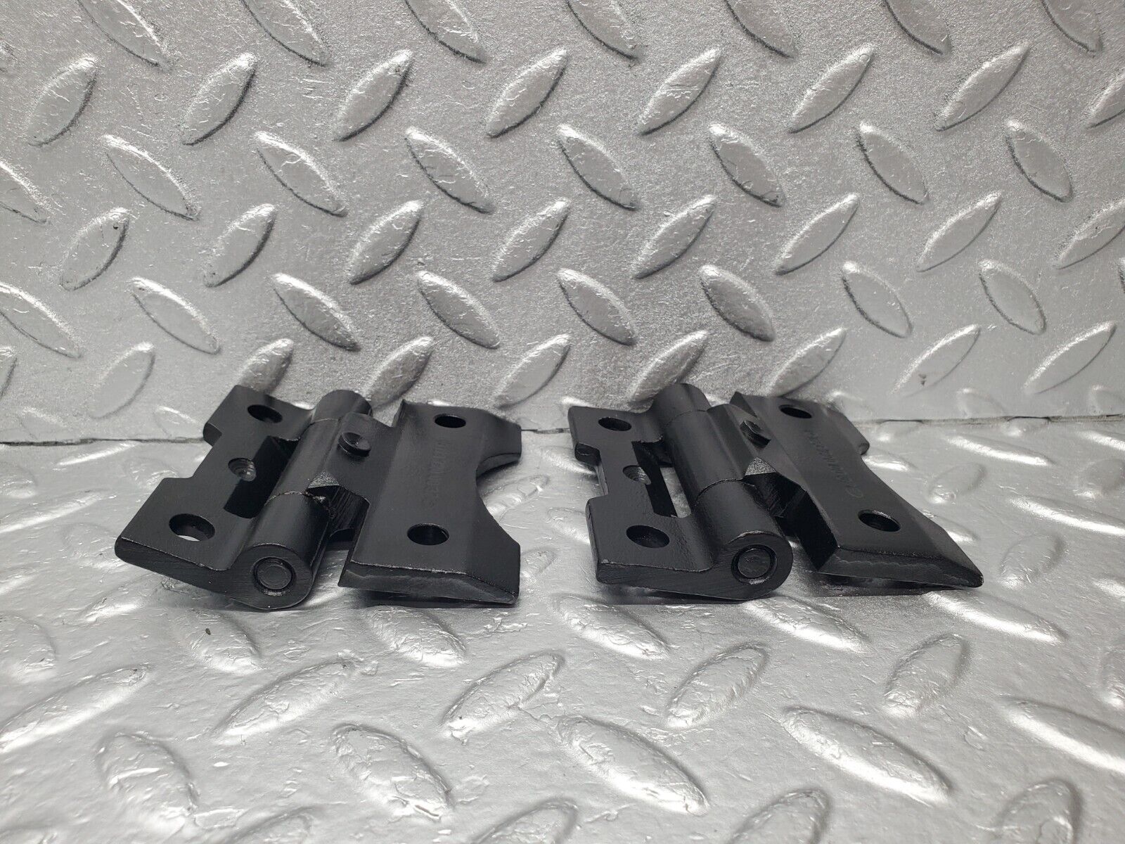 46449 Mercedes-Benz C123 280CE Coupe Door Hinge Pair Left Side 1237200037