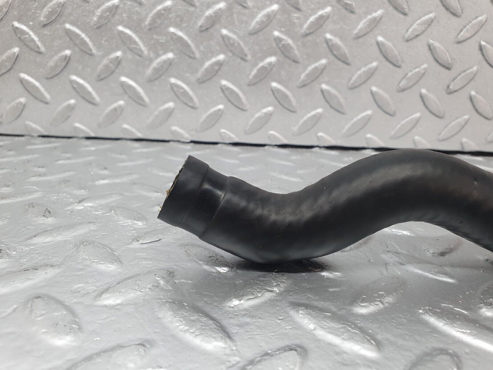 43682 Mercedes-Benz C126 380SEC Coupe Heater Hose Pipe 1268321094