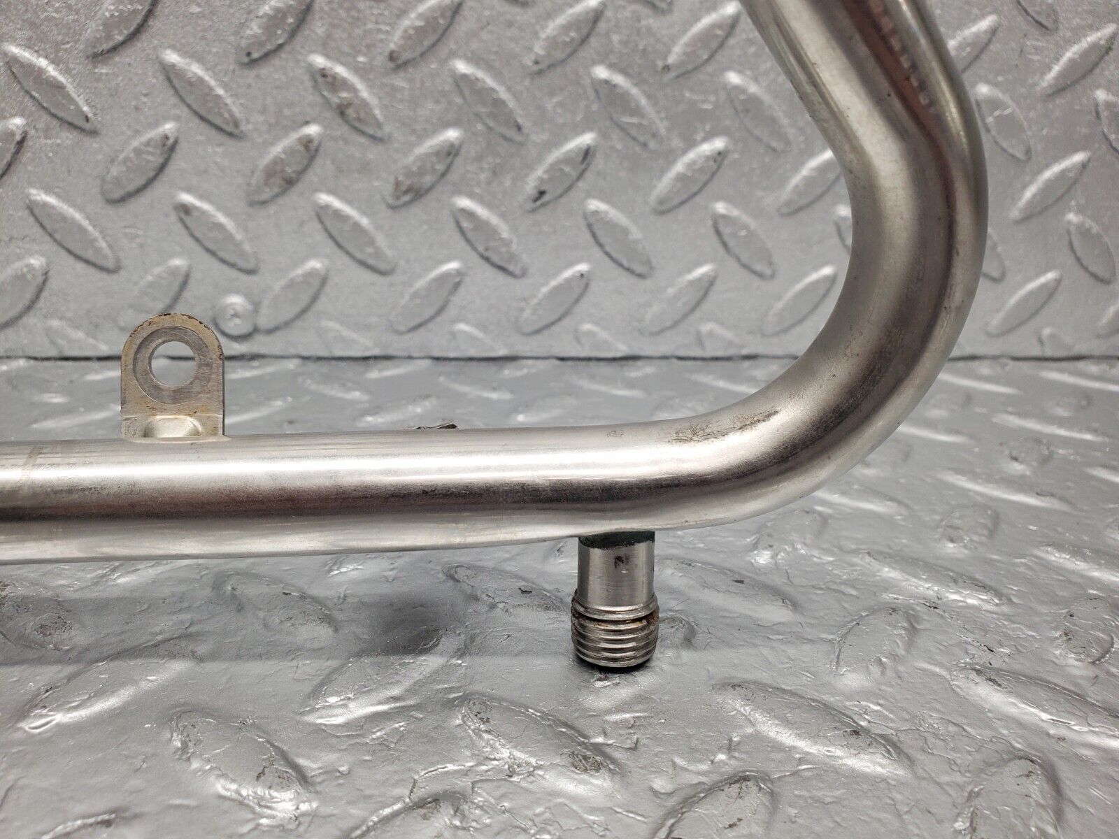 46809 Mercedes-Benz R129 320SL Coupe Fuel Injector Rail 0280151038 1120700095