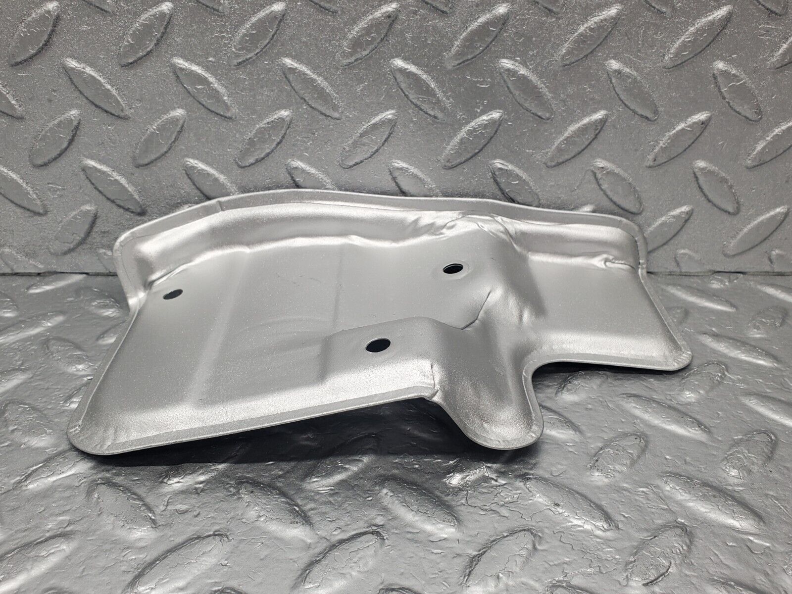 46172 Mercedes-Benz W124 280E Exhaust Manifold Heat Shield 1041421020