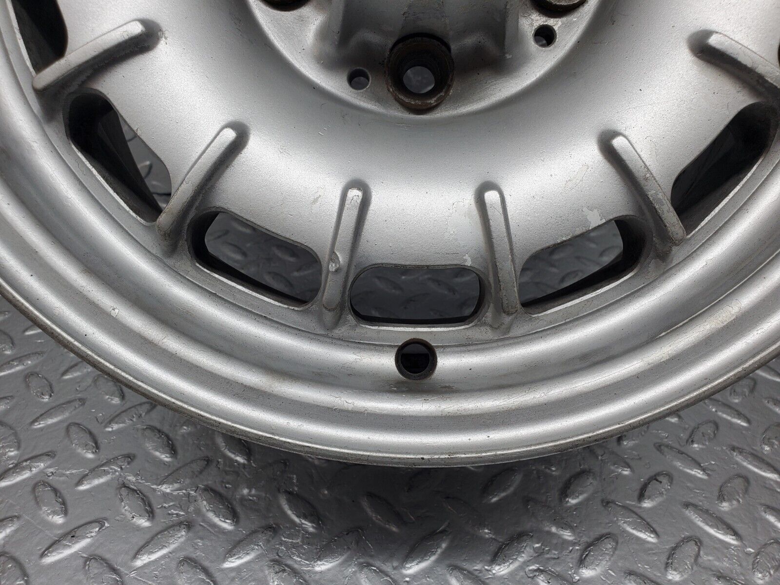 44557 Mercedes-Benz W123 Alloy Wheel Mexican Hat 6Jx14H2 ET30 1264001902