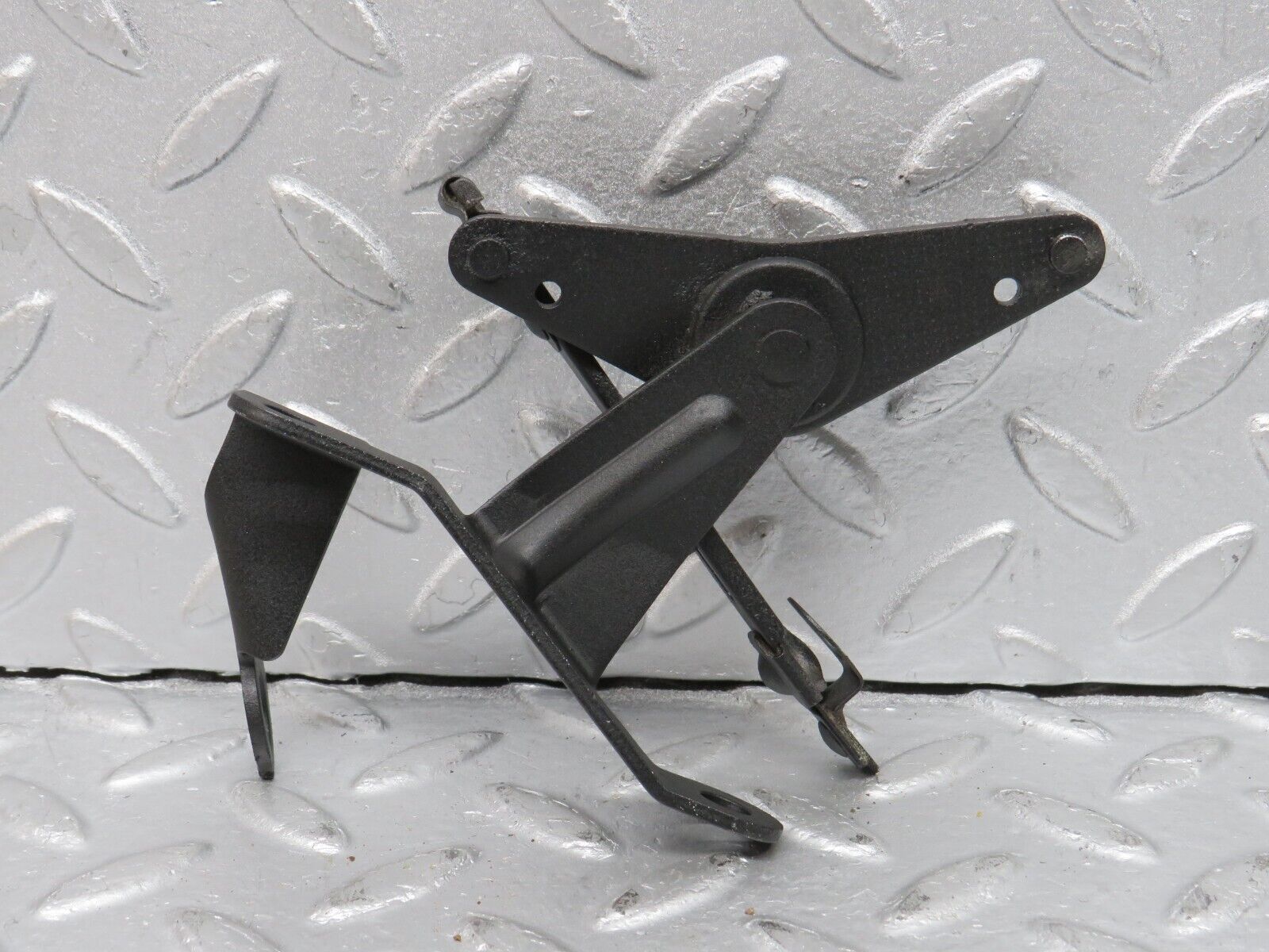 39261 Mercedes-Benz R107 500SL Throttle Linkage