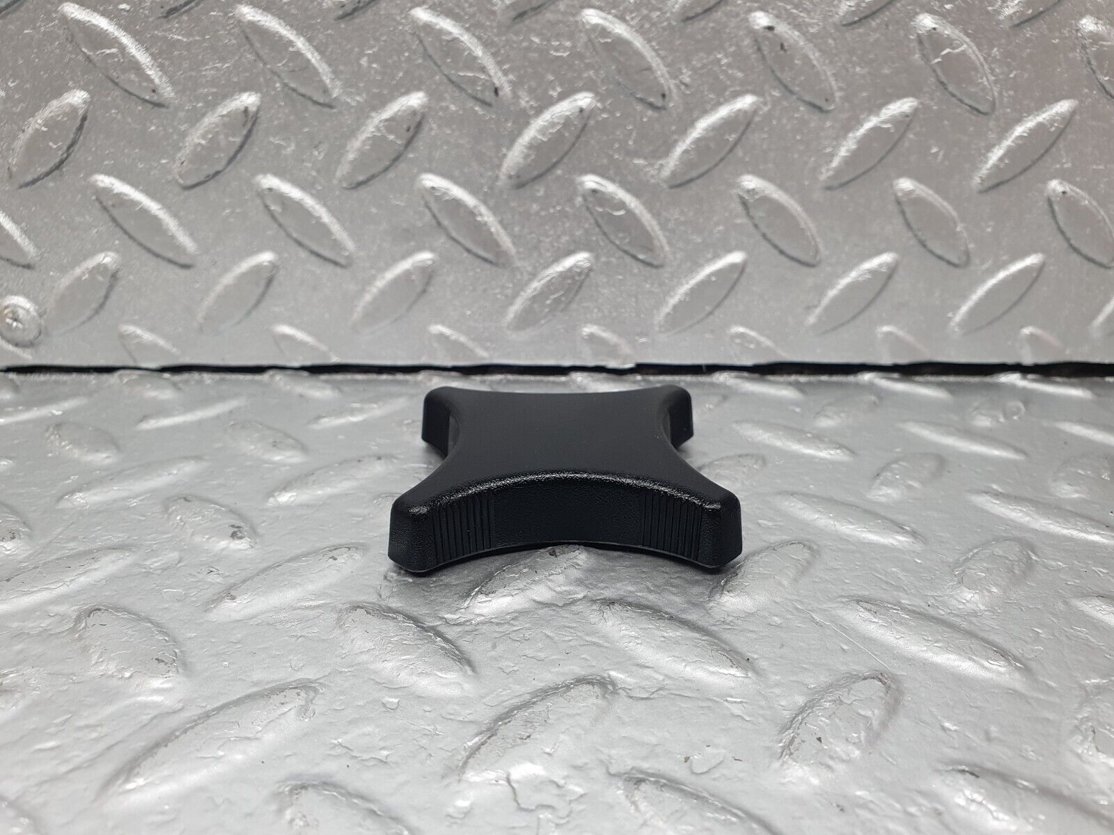 42704 Mercedes-Benz W201 190 2.0L Seat Base Adjuster Handle Knob
