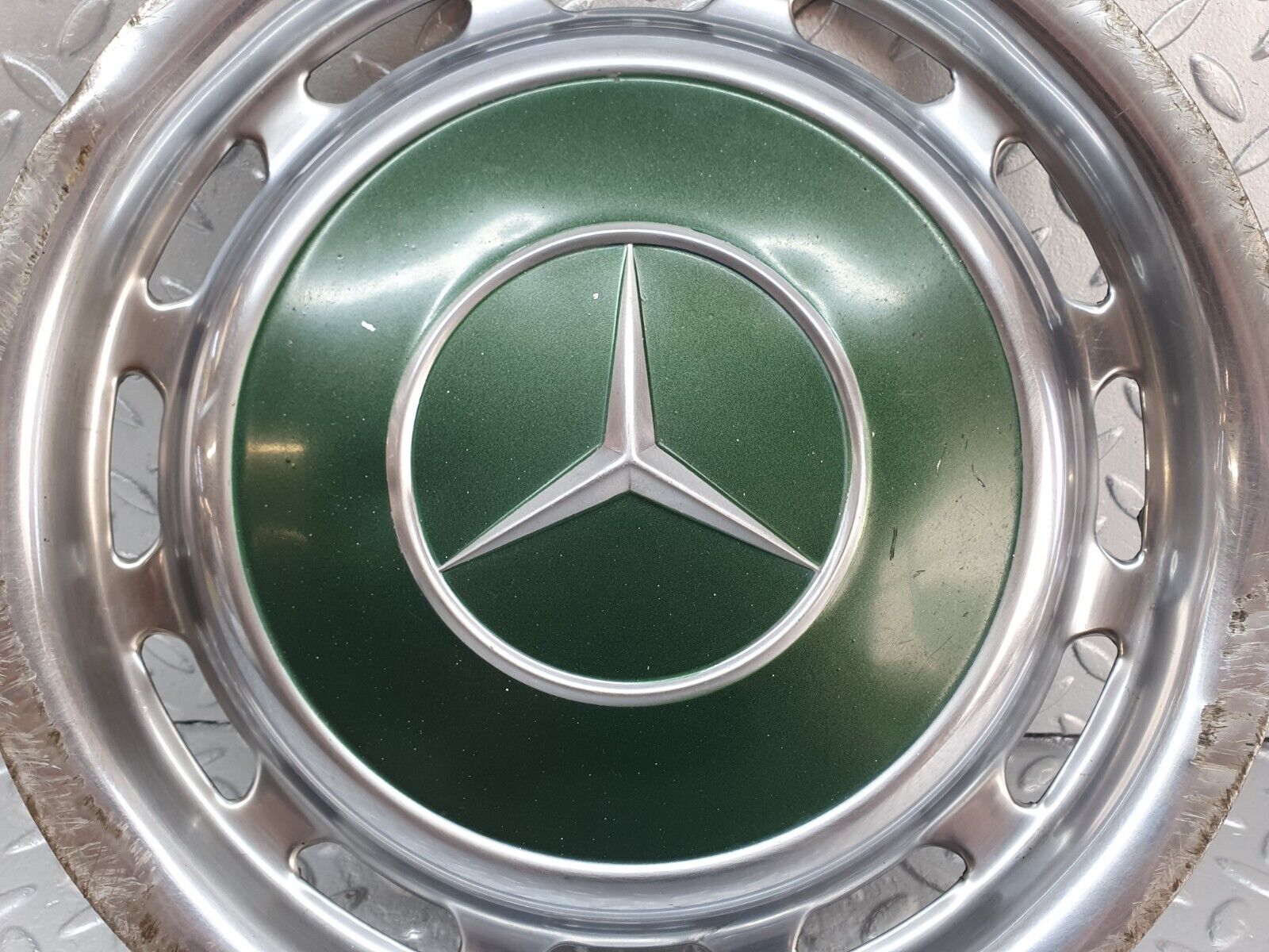 43230 Mercedes-Benz W108 280SE Wheel Hub Cap 14''