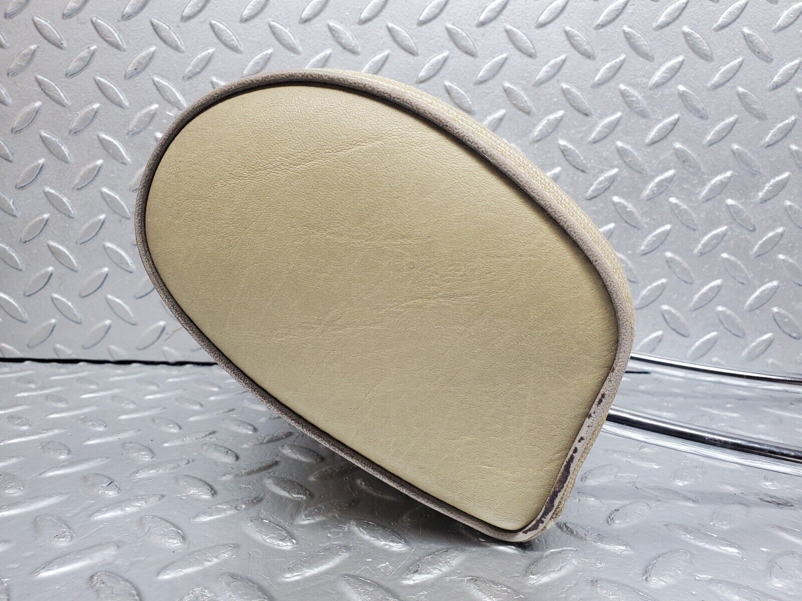 44331 Mercedes-Benz W123 280E Front Seat Headrest