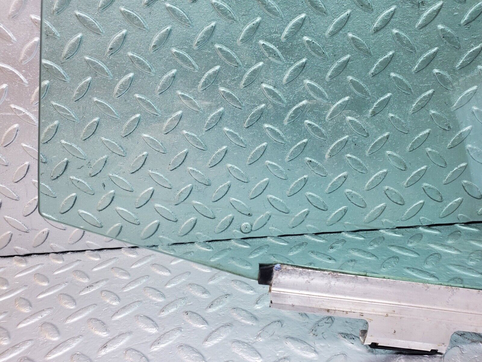 44619 Mercedes-Benz W124 220E Rear Right Door Window Glass