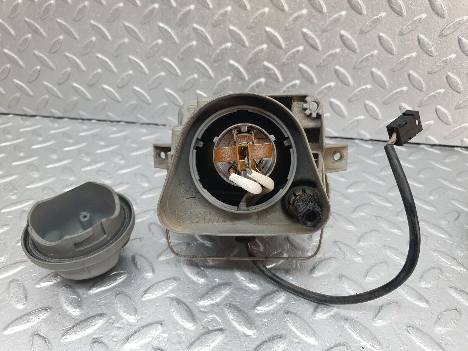 42455 Mercedes-Benz R129 320SL Coupe Front Right Fog Light No Lens Bosch 0305120002 1305230062