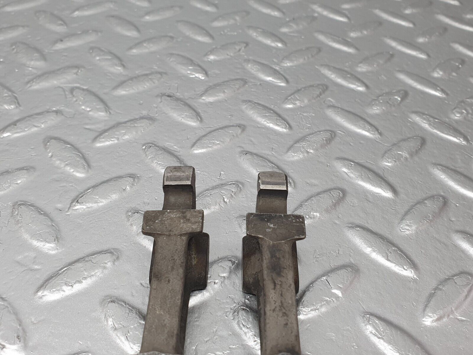 43362 Mercedes-Benz W108 280SE Valve Rocker Arm With Retaining Spring