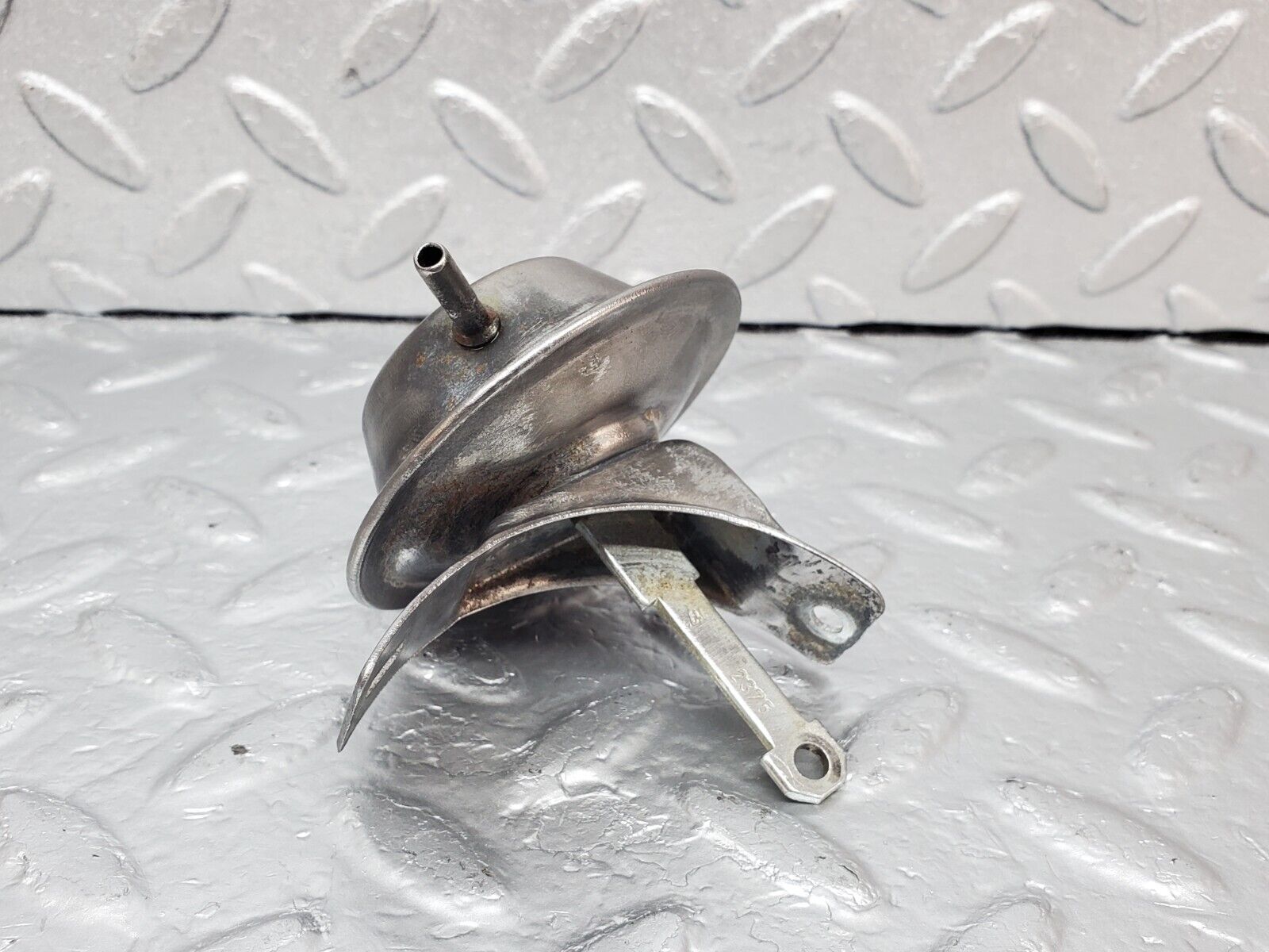 45427 Mercedes-Benz 280E M110.983 Ignition Distributor Vacuum Control Valve