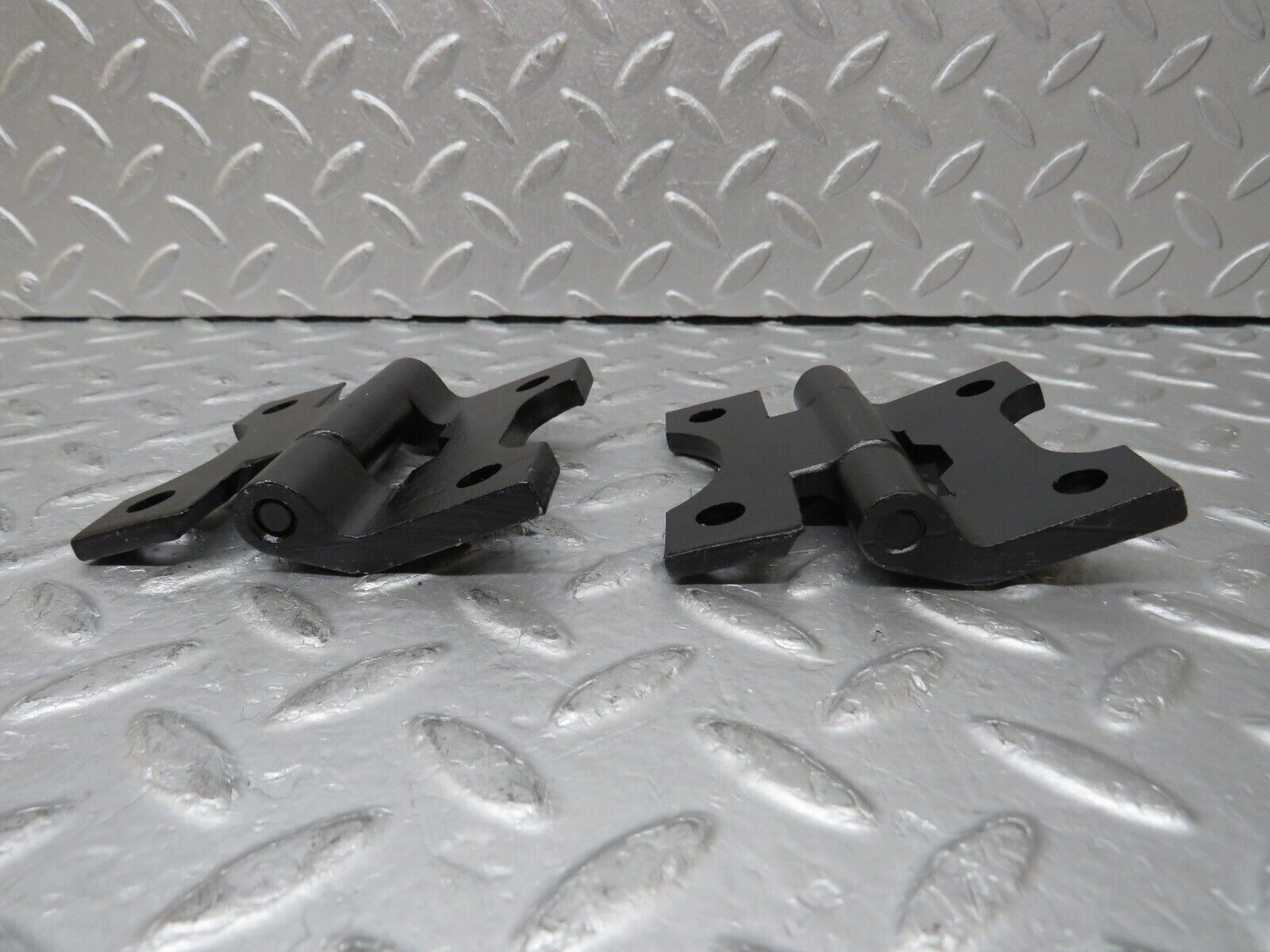 35385 Mercedes-Benz R107 280SL Door Hinge Right Side