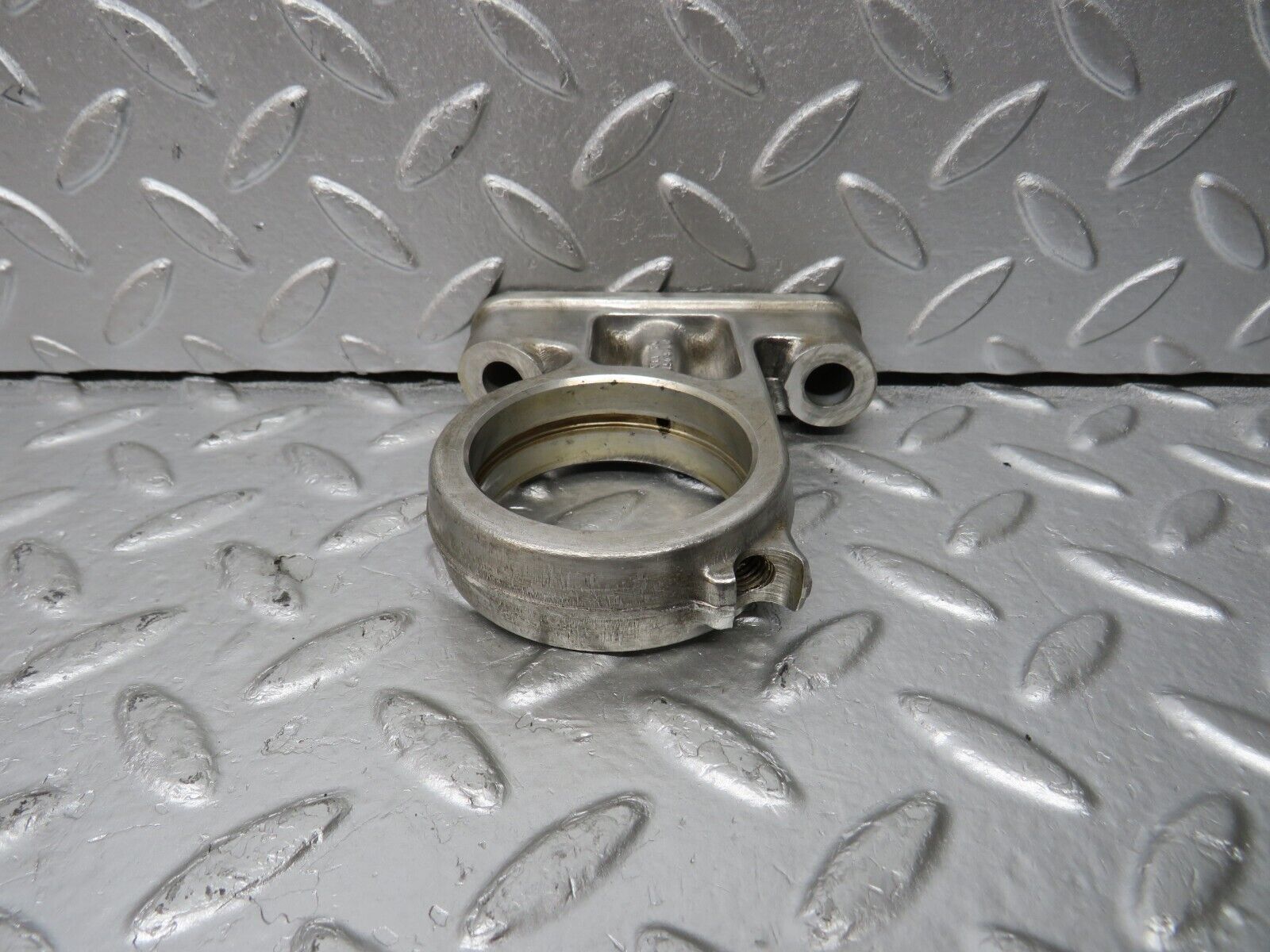 33093 Mercedes-Benz C107 R107 350 V8 Camshaft Tower Bearing 1160512118