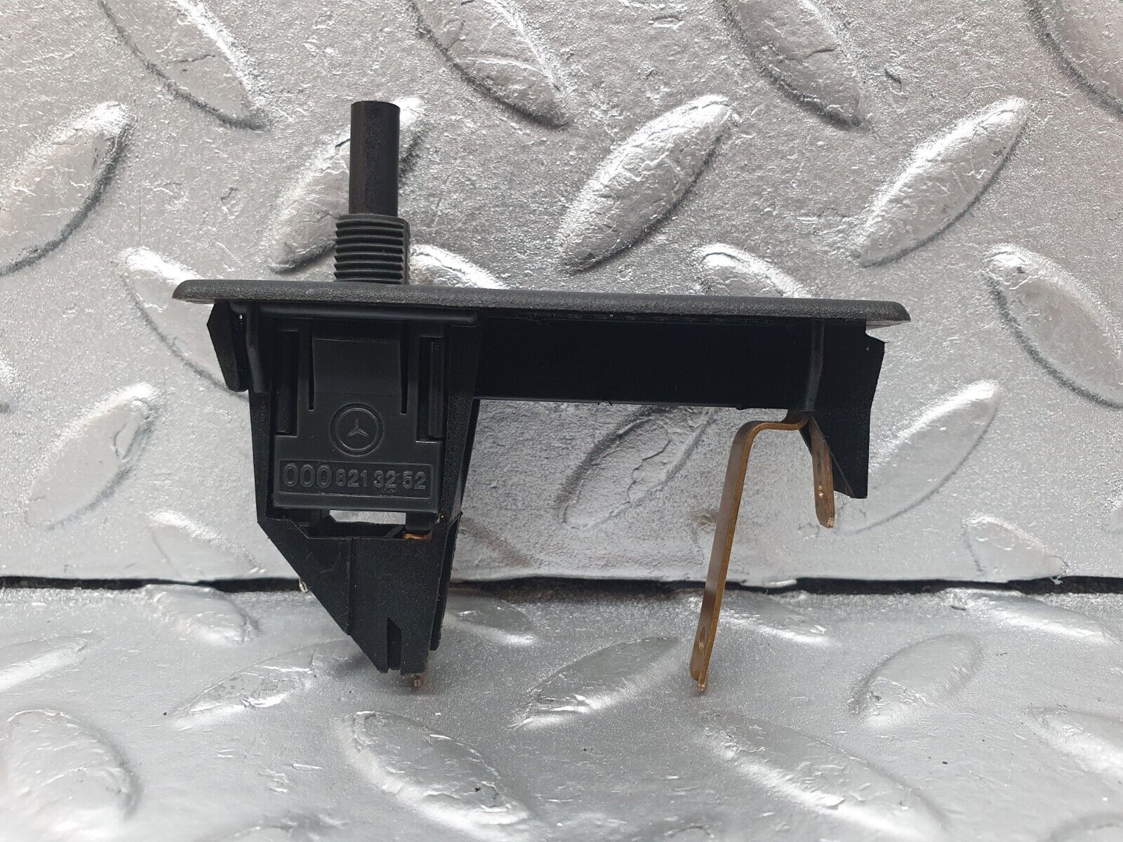 43547 Mercedes-Benz C126 380SEC Coupe Trunk Boot Light Switch 1158202511 0008213252