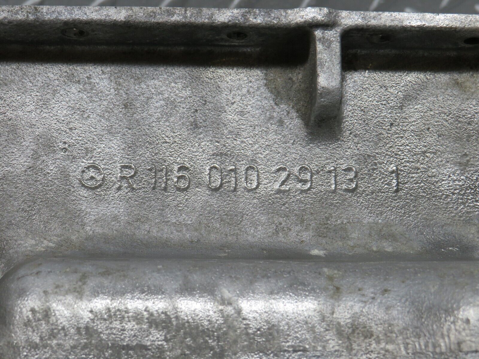 33097 Mercedes-Benz C107 R107 350 V8 Oil Pan Oil Sump 1160102913 1160140166