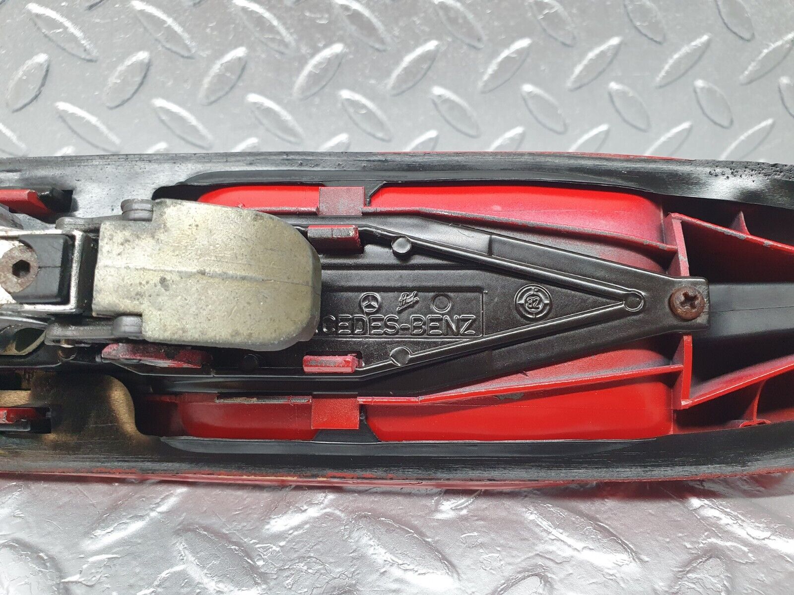 43516 Mercedes-Benz C126 380SEC Coupe Right Door Exterior Handle No Key