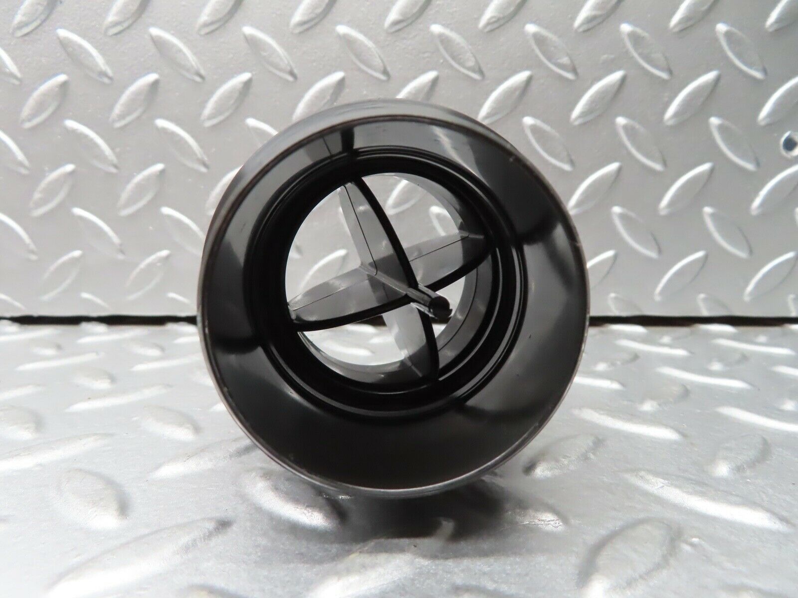 20588 Mercedes-Benz R107 450SL Dashboard Air Vent