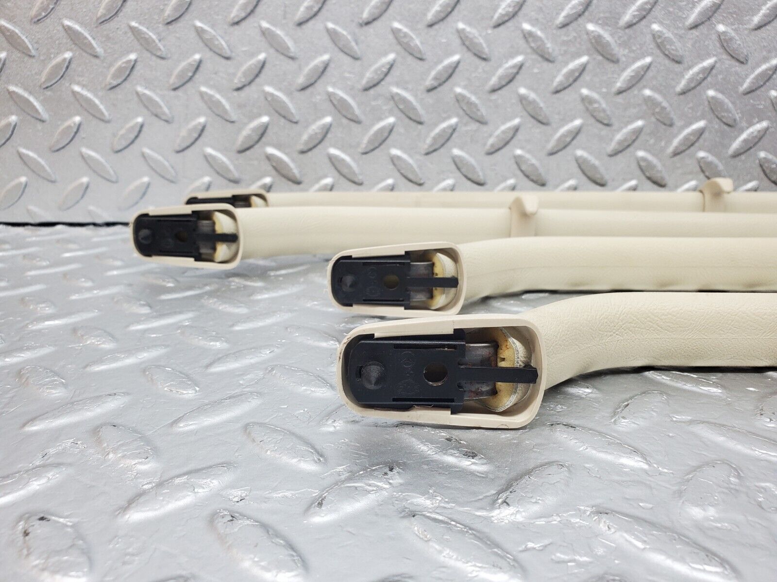 45795 Mercedes-Benz W126 420SE Interior Roof Grab Handle Beige