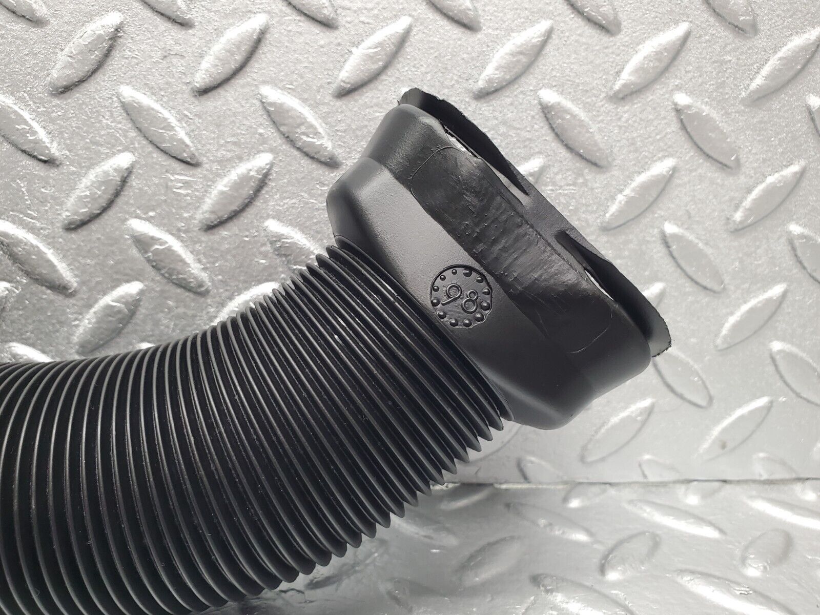 46870 Mercedes-Benz R129 320SL Coupe Air Intake Duct Pipe 1298310446