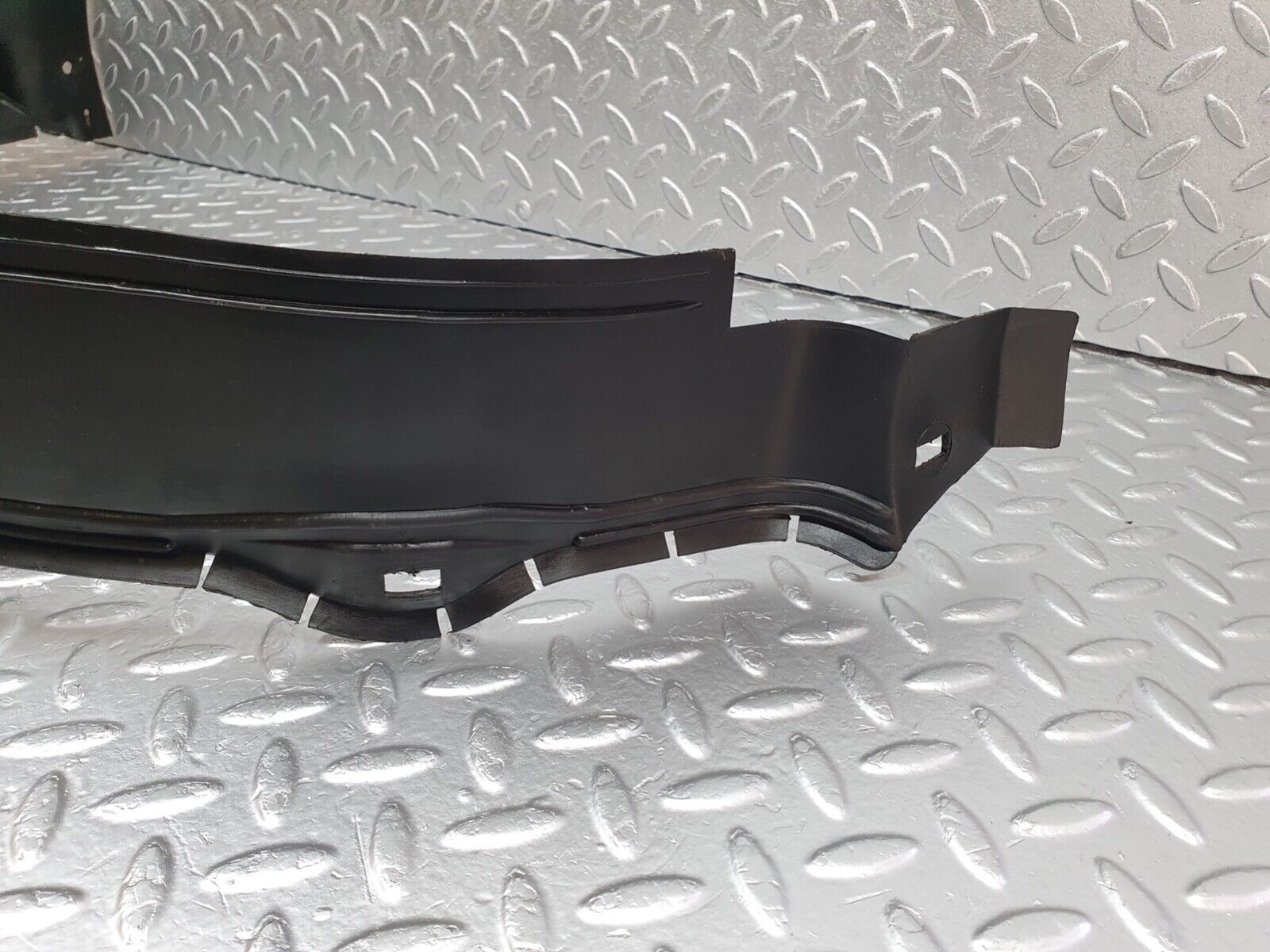 43018 Mercedes-Benz W201 190 Inner Mudguard Panelling Front Left 2018840135