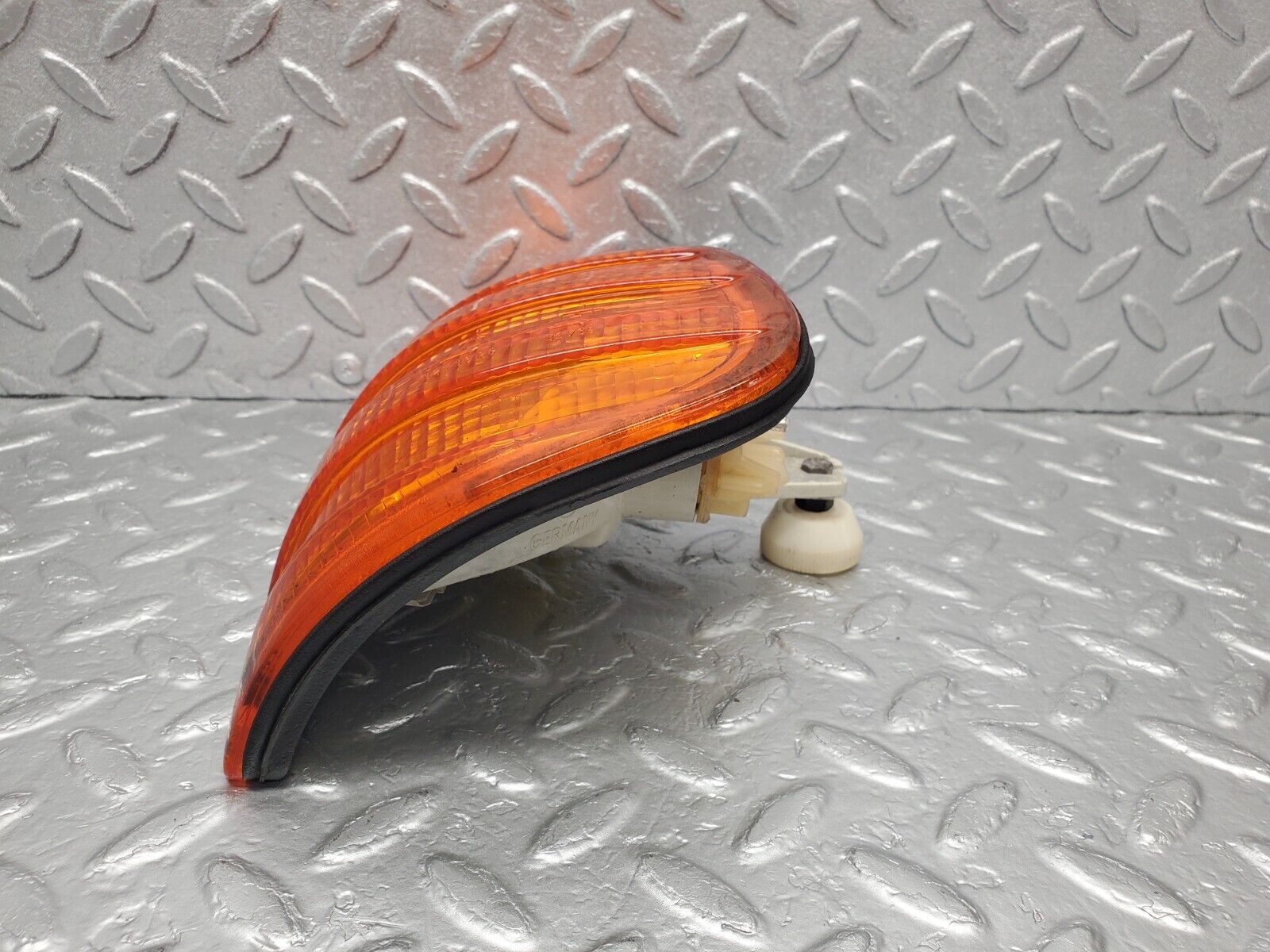 46401 Mercedes-Benz C123 280CE Coupe Front Left Indicator Light Bosch 32739R6