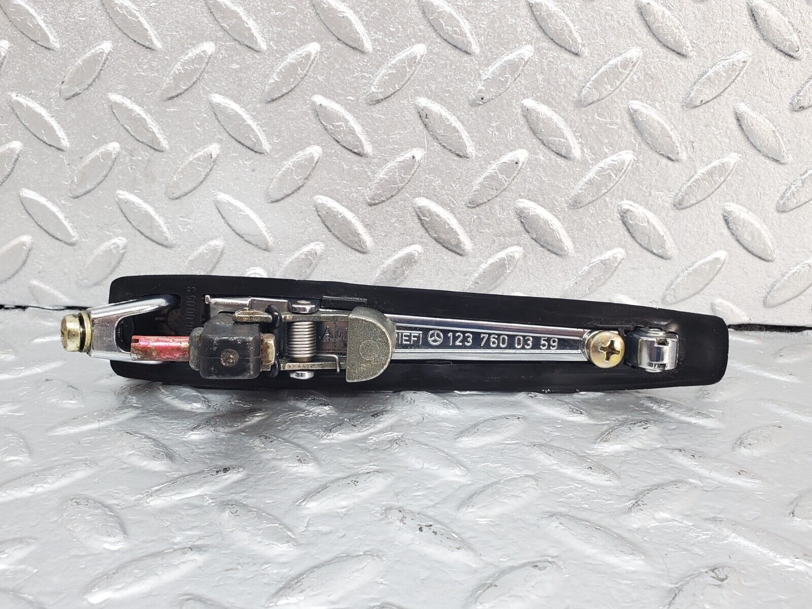 44393 Mercedes-Benz W123 280E Rear Right Exterior Door Handle 1237600359 1237660005