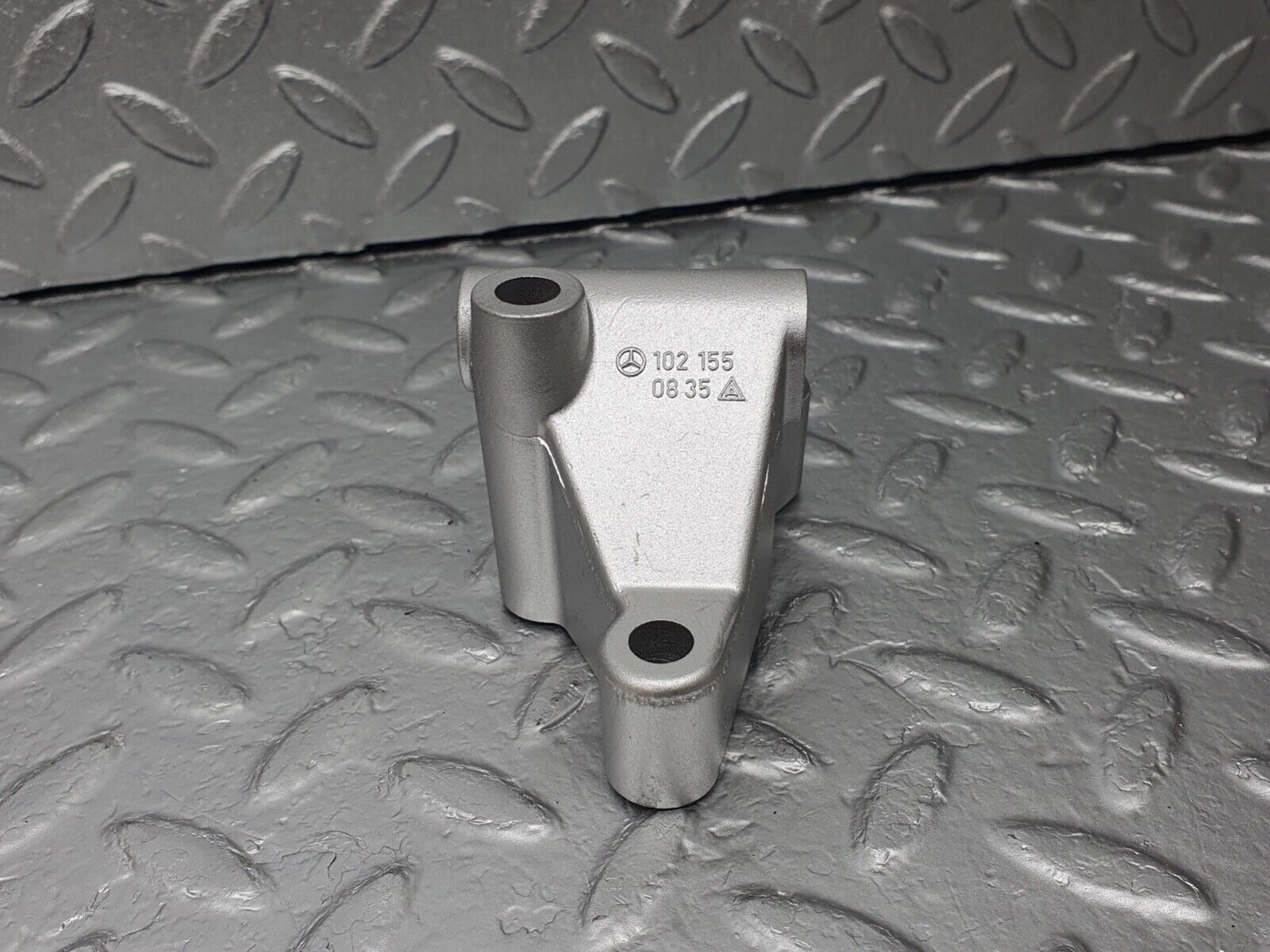 42983 Mercedes-Benz W201 190 Alternator Generator Support 1021550835