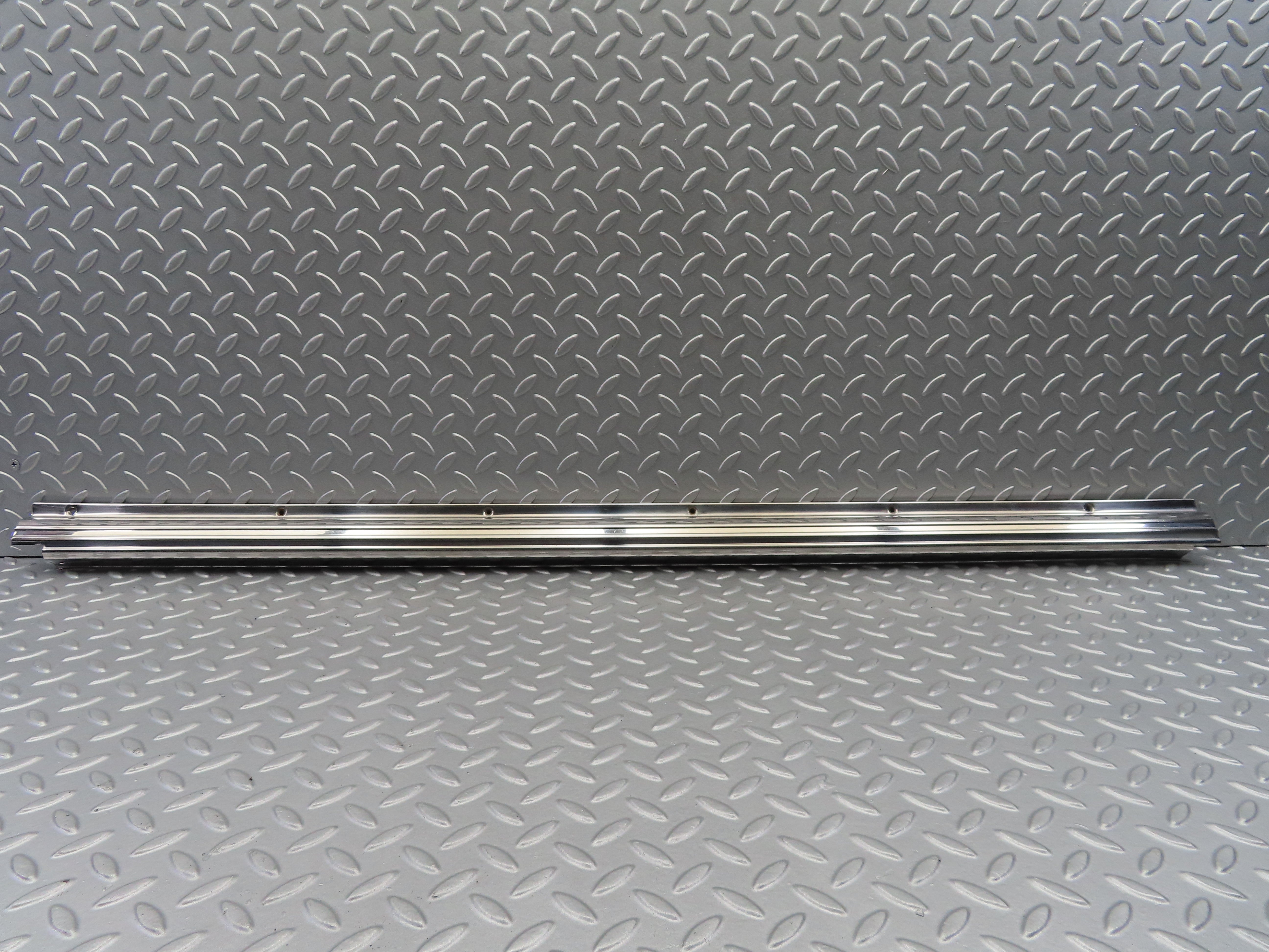 39867 Mercedes-Benz C107 350SLC Coupe Left Door Sill Chrome