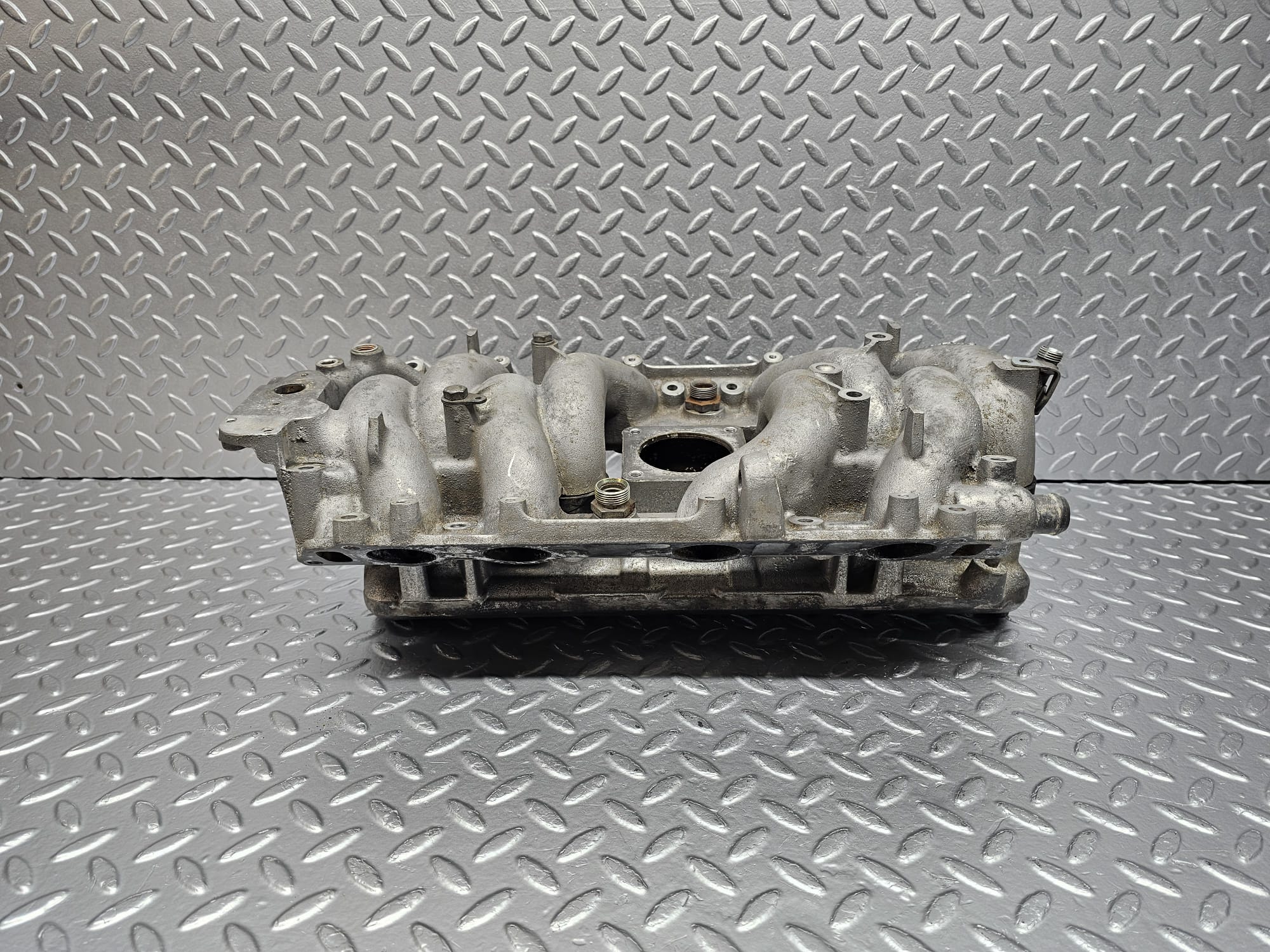 7130 Mercedes-Benz C107 350SLC Coupe Inlet Intake Manifold 1161412501