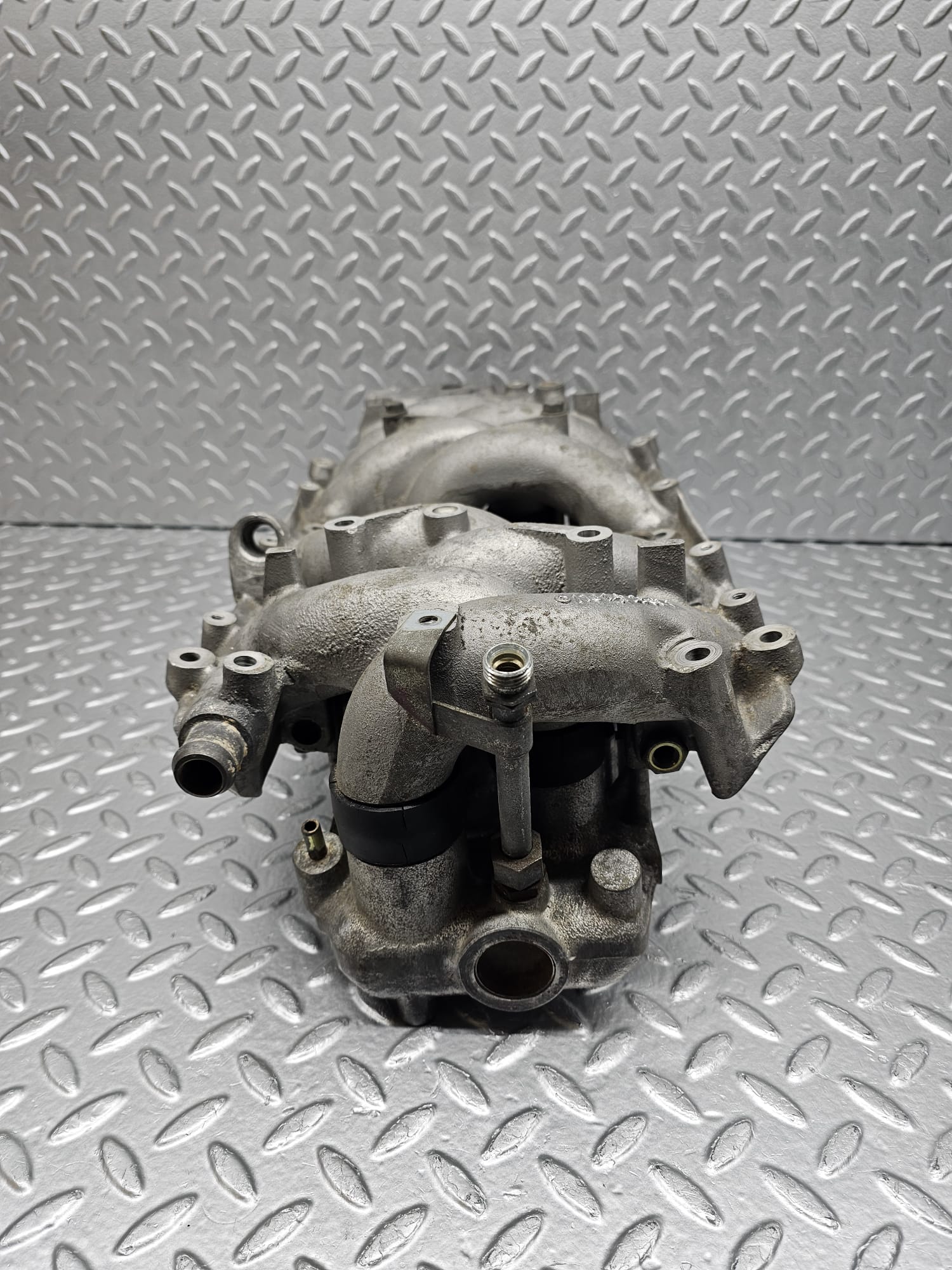 7130 Mercedes-Benz C107 350SLC Coupe Inlet Intake Manifold 1161412501