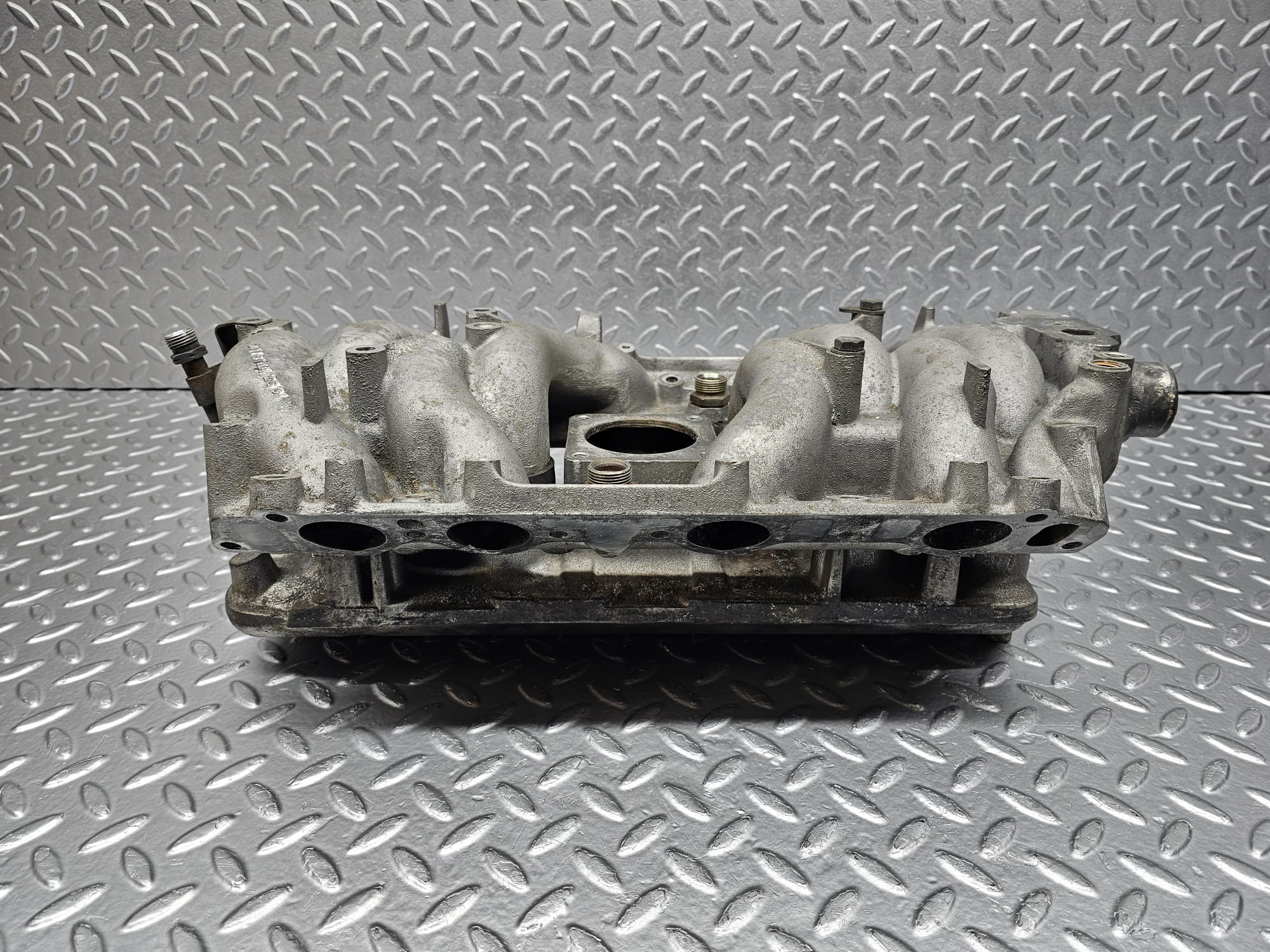 7130 Mercedes-Benz C107 350SLC Coupe Inlet Intake Manifold 1161412501