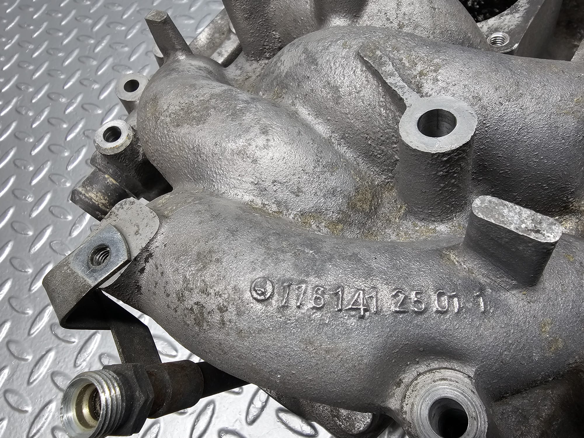 7130 Mercedes-Benz C107 350SLC Coupe Inlet Intake Manifold 1161412501