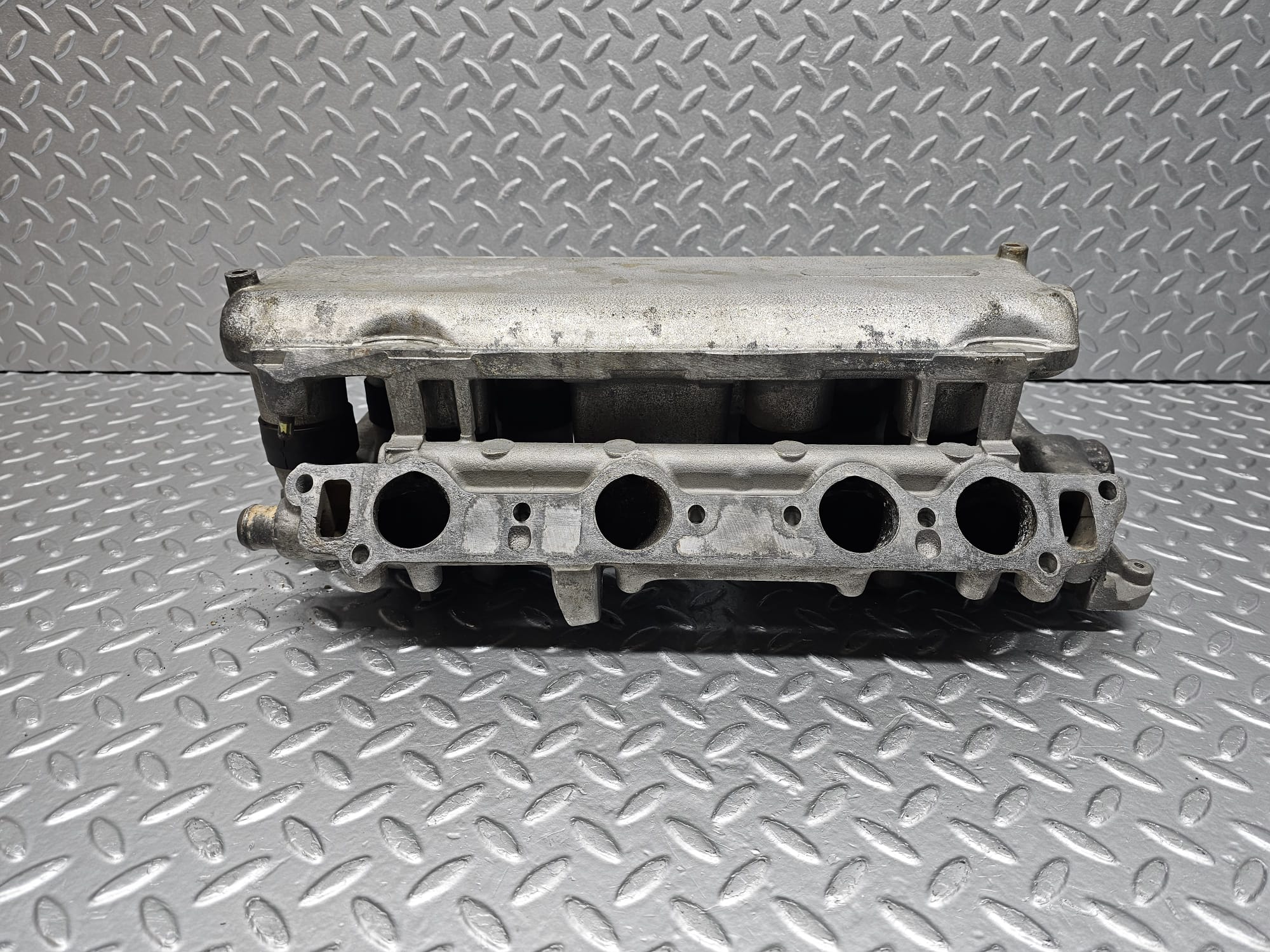 7130 Mercedes-Benz C107 350SLC Coupe Inlet Intake Manifold 1161412501