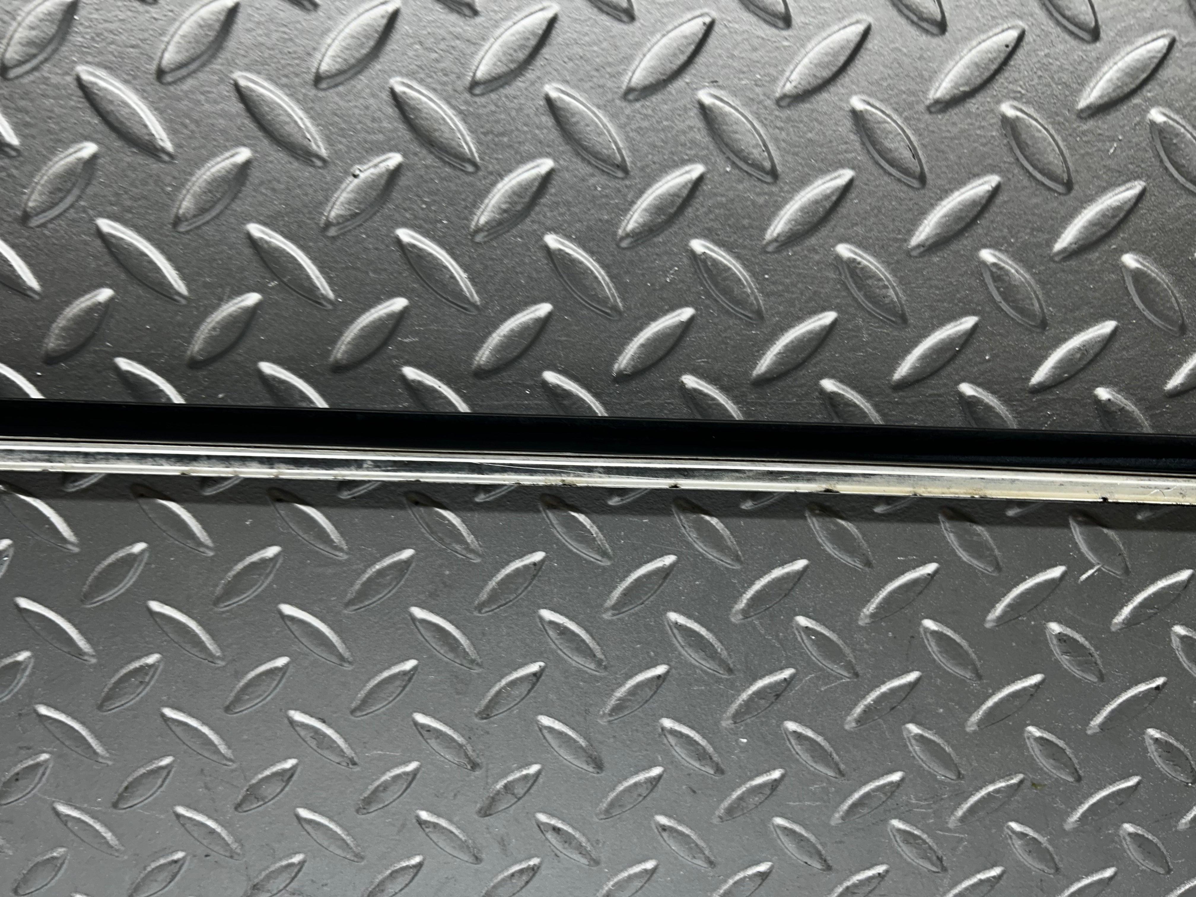 7811 Mercedes-Benz S123 230TE Wagon Roof Chrome Trim Right Side