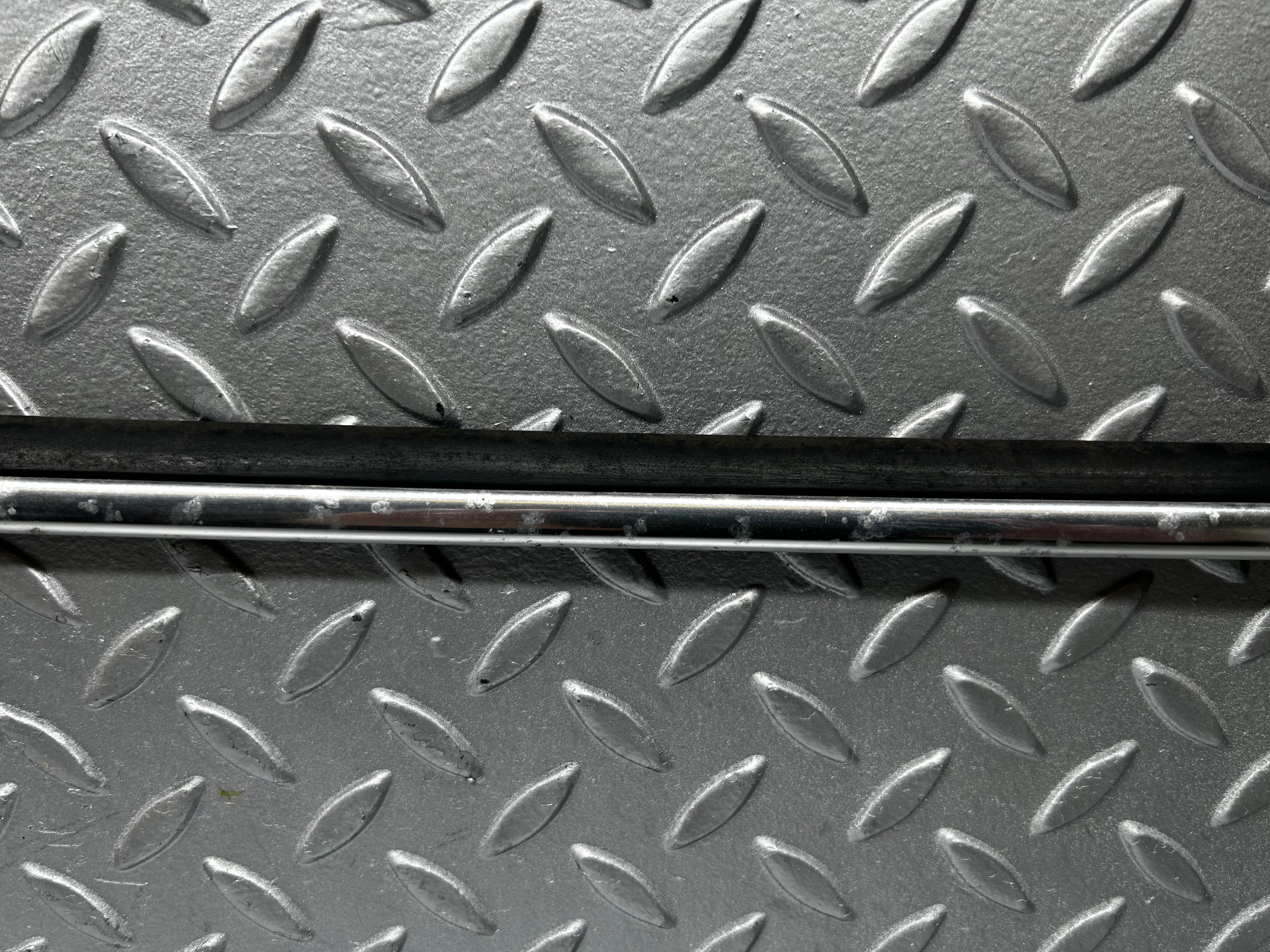 7810 Mercedes-Benz S123 230TE Wagon Roof Chrome Trim Left Side