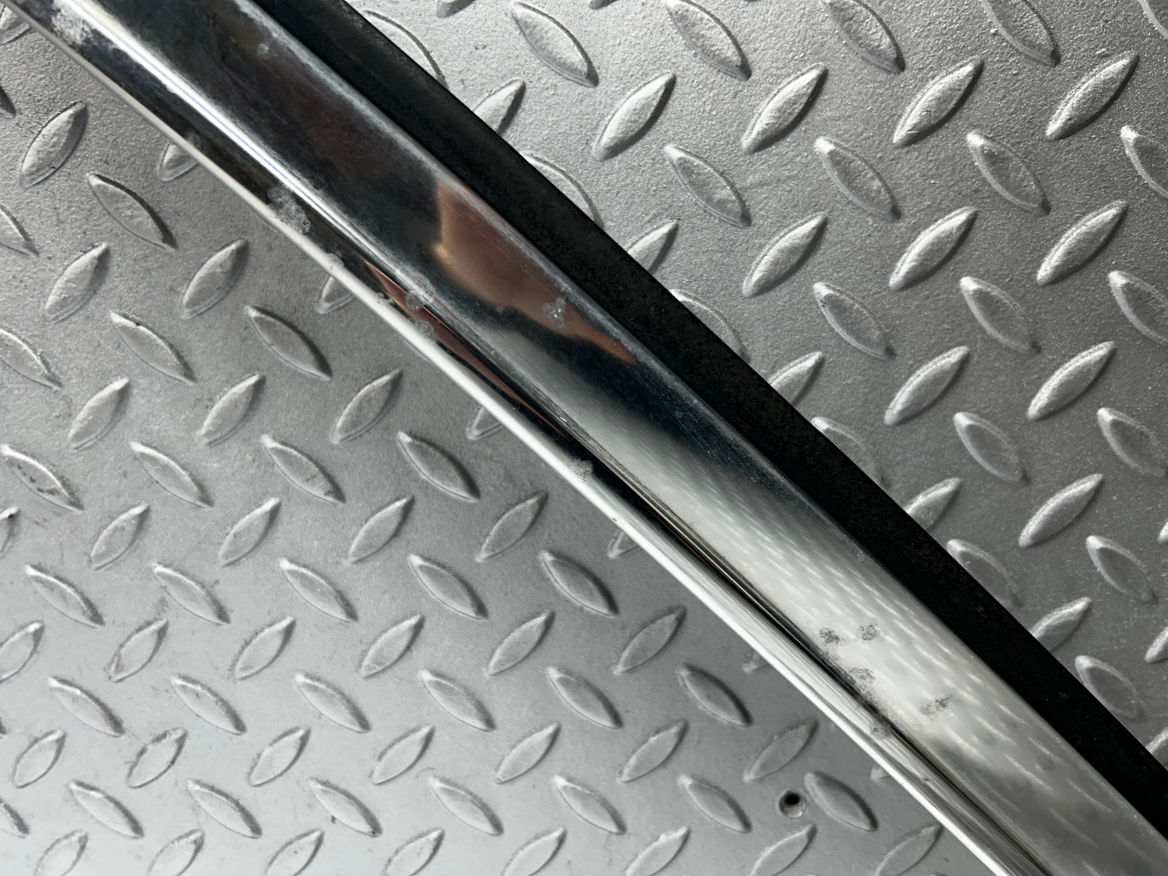 7810 Mercedes-Benz S123 230TE Wagon Roof Chrome Trim Left Side