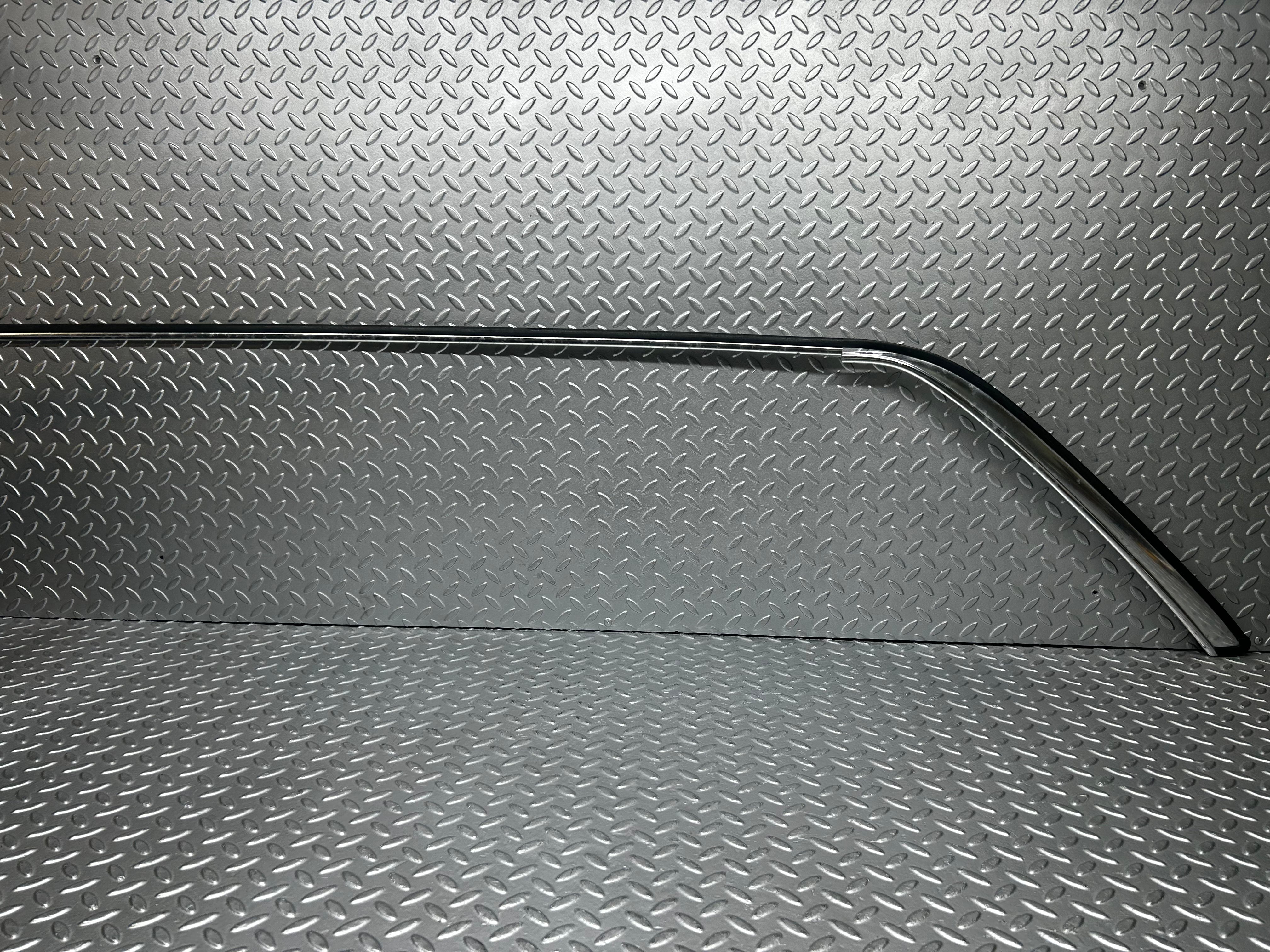 7810 Mercedes-Benz S123 230TE Wagon Roof Chrome Trim Left Side