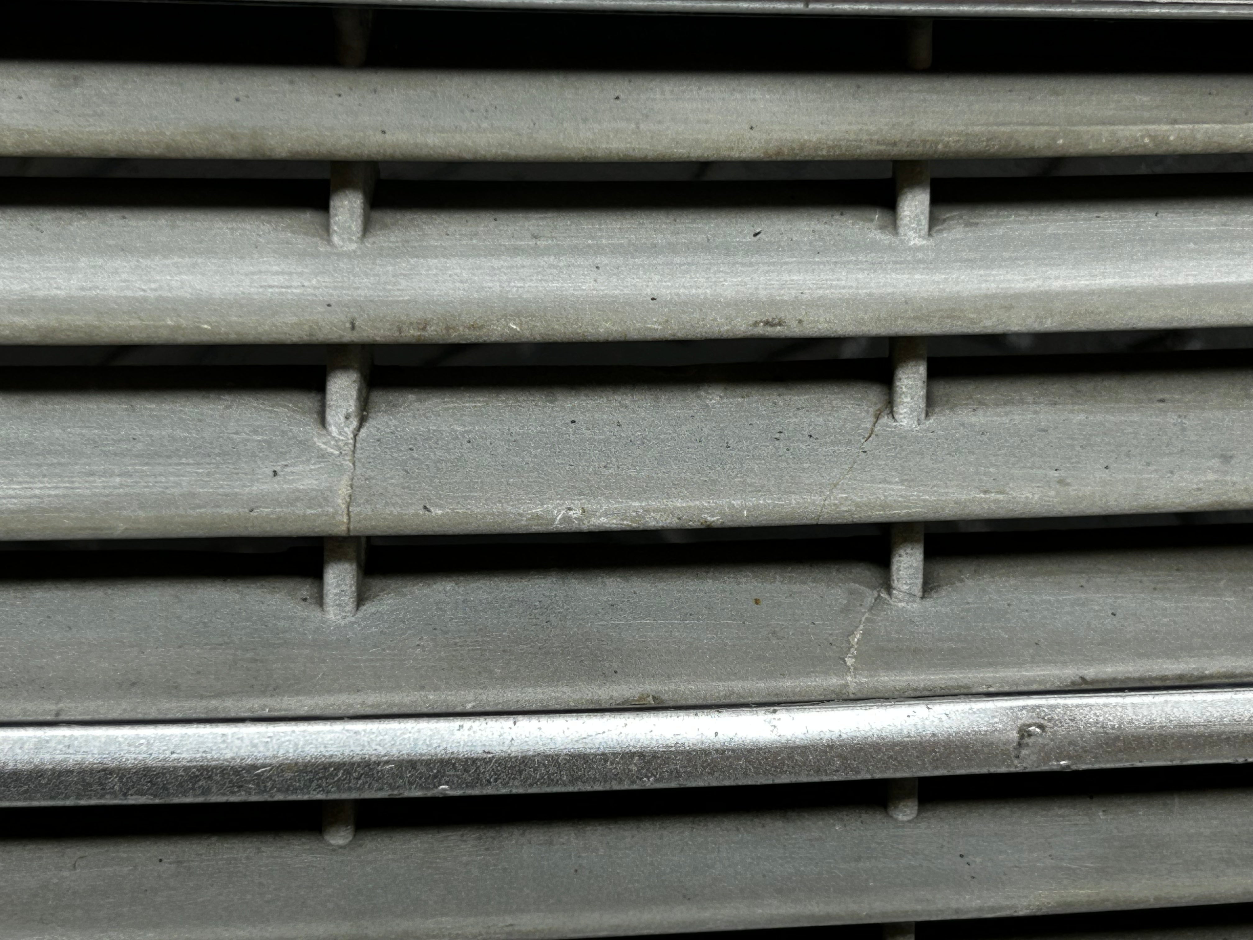 31899 Mercedes-Benz W123 Bonnet Grill Chrome 1238880923