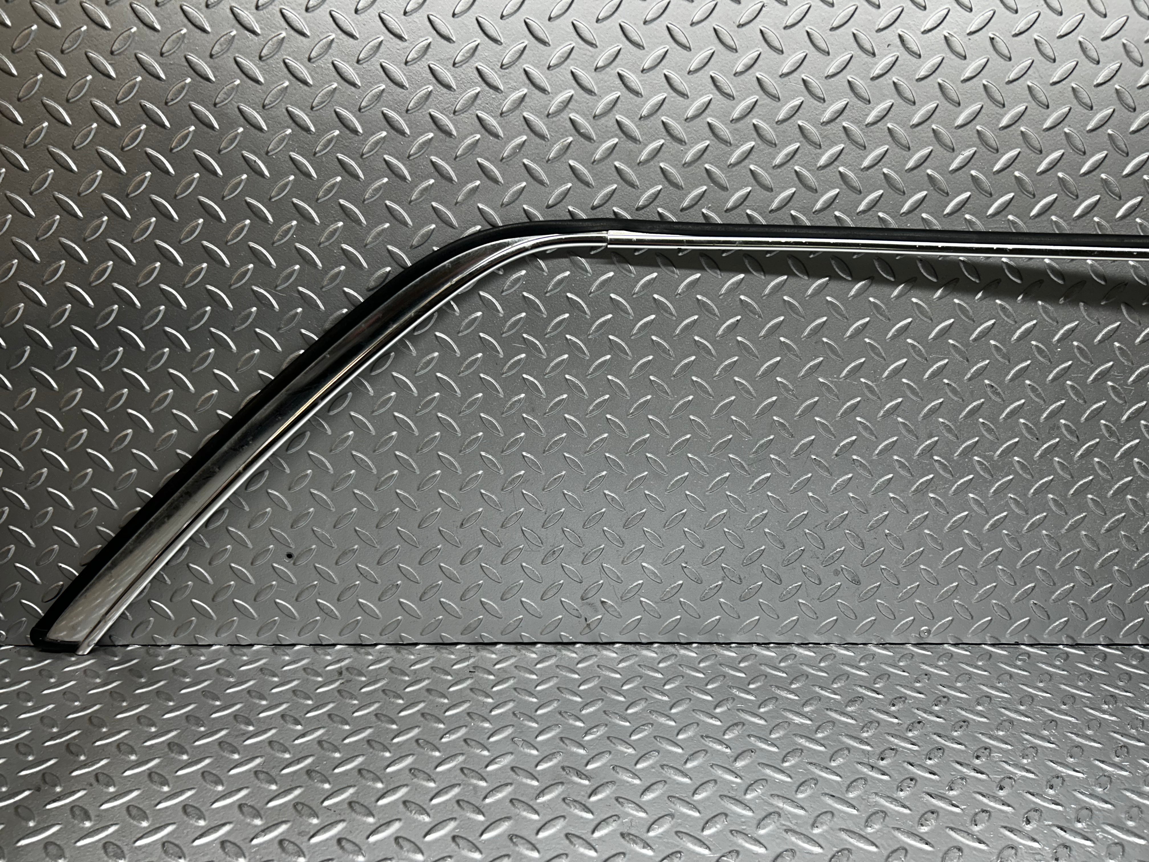 7811 Mercedes-Benz S123 230TE Wagon Roof Chrome Trim Right Side